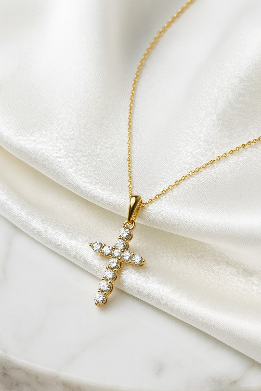 Cross Pendant with Diamonds in Yellow Gold