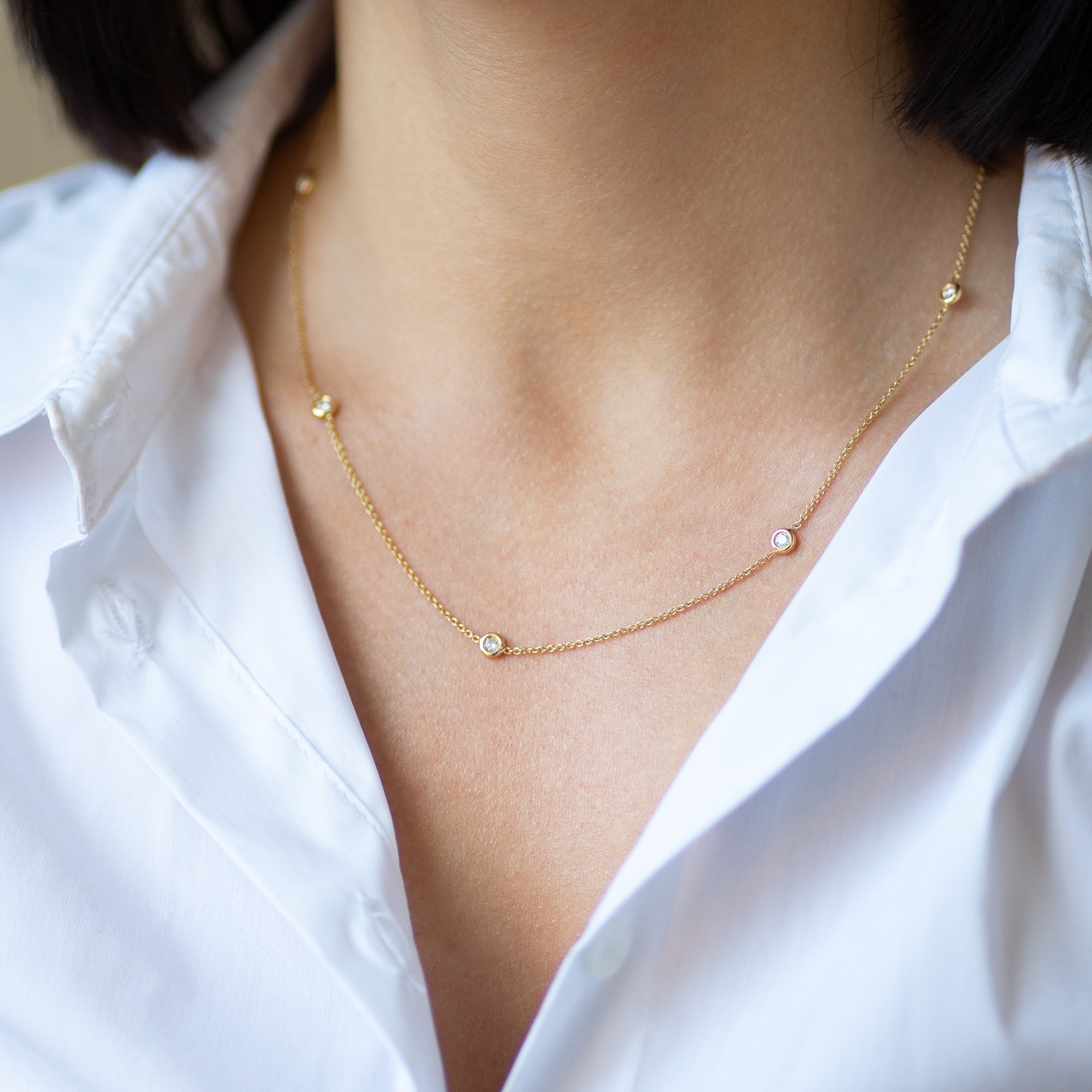 Yellow Gold Necklace with 5 Diamonds