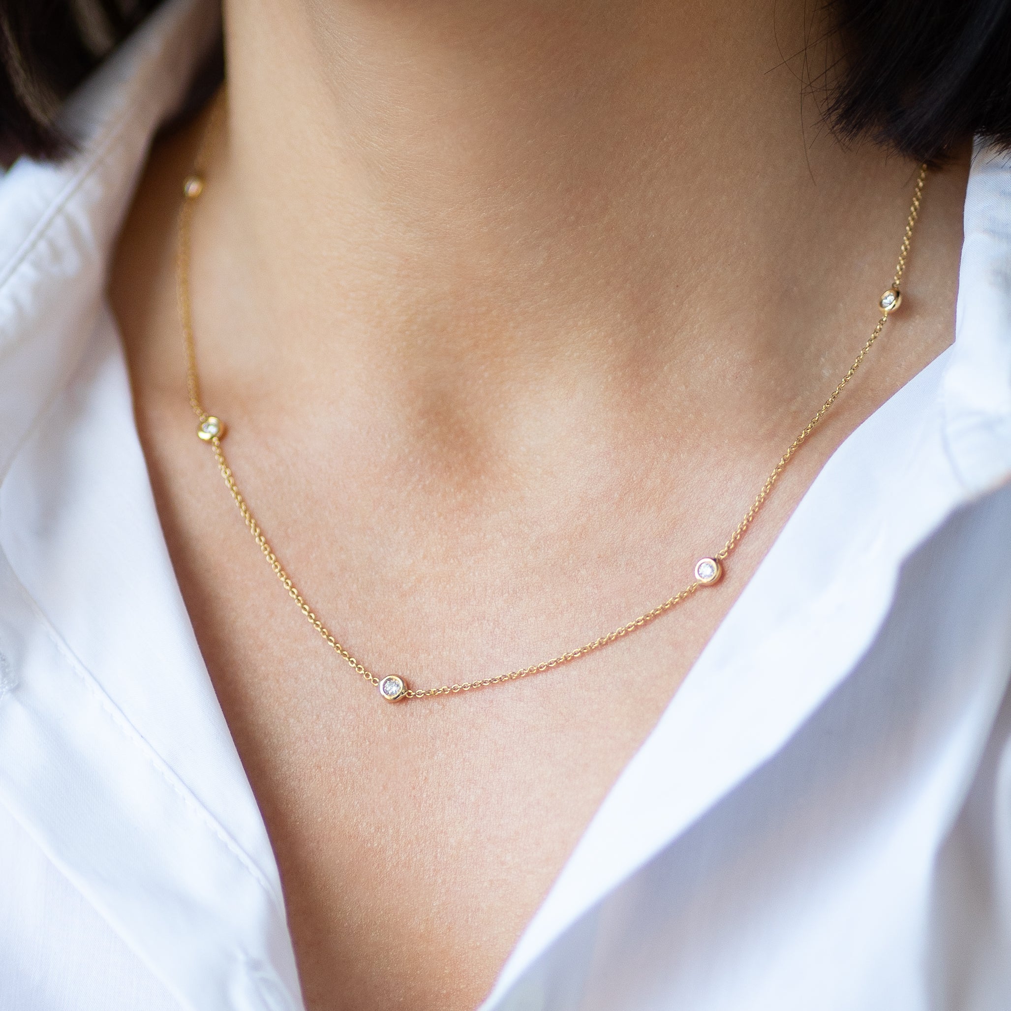 Yellow Gold Necklace with 5 Diamonds