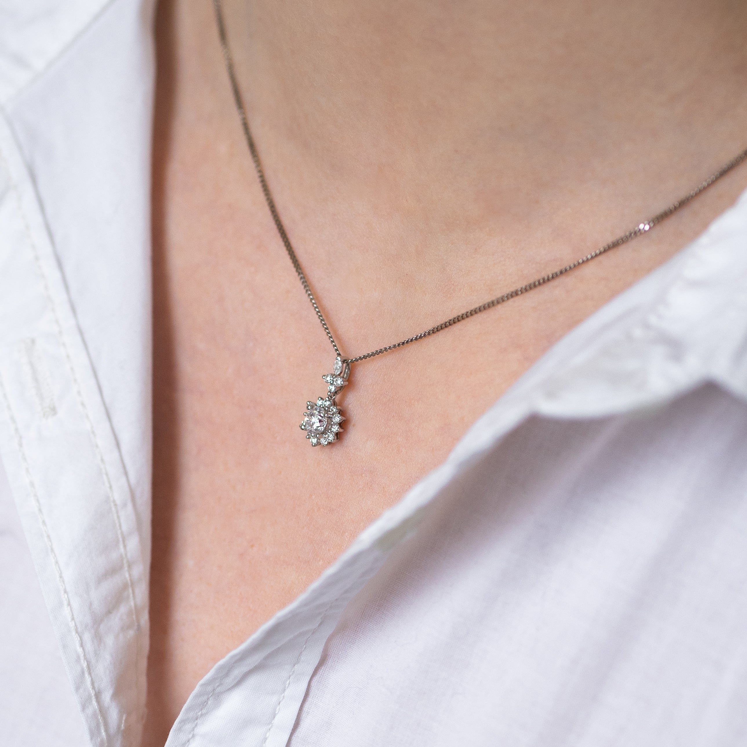 Pendant with 0.50ct Round Diamond