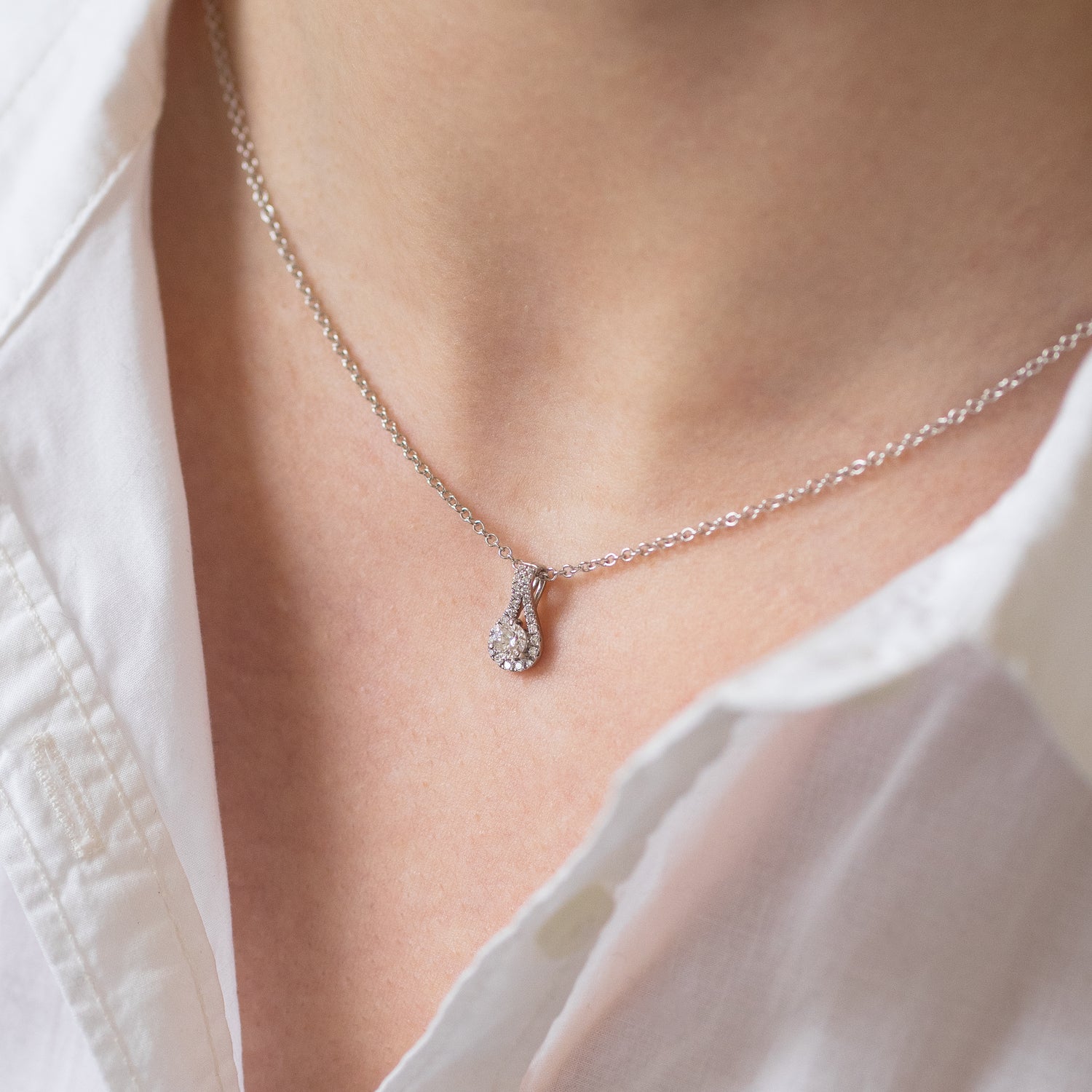 Pendant with 0.30ct Round Diamond