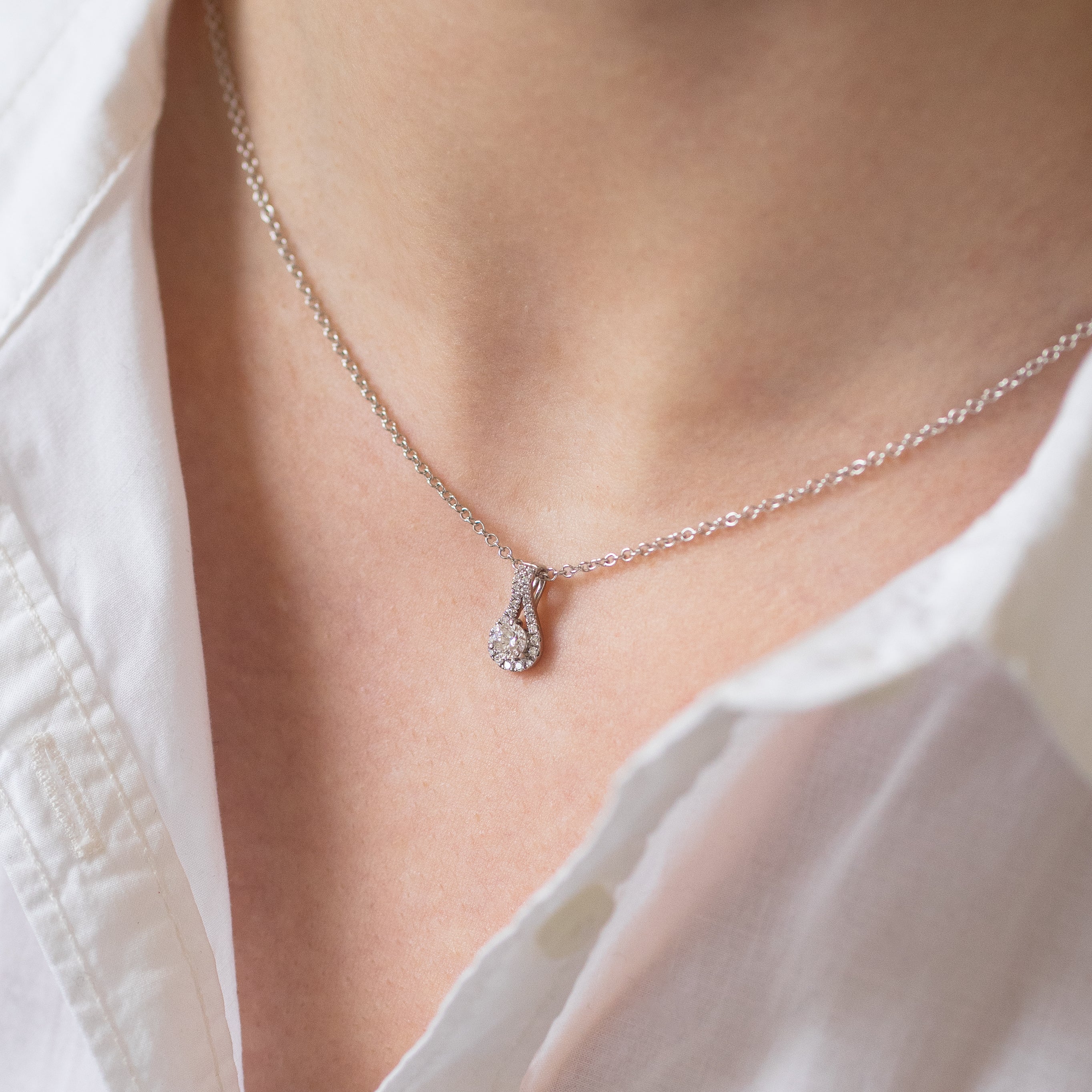 Pendant with 0.30ct Round Diamond