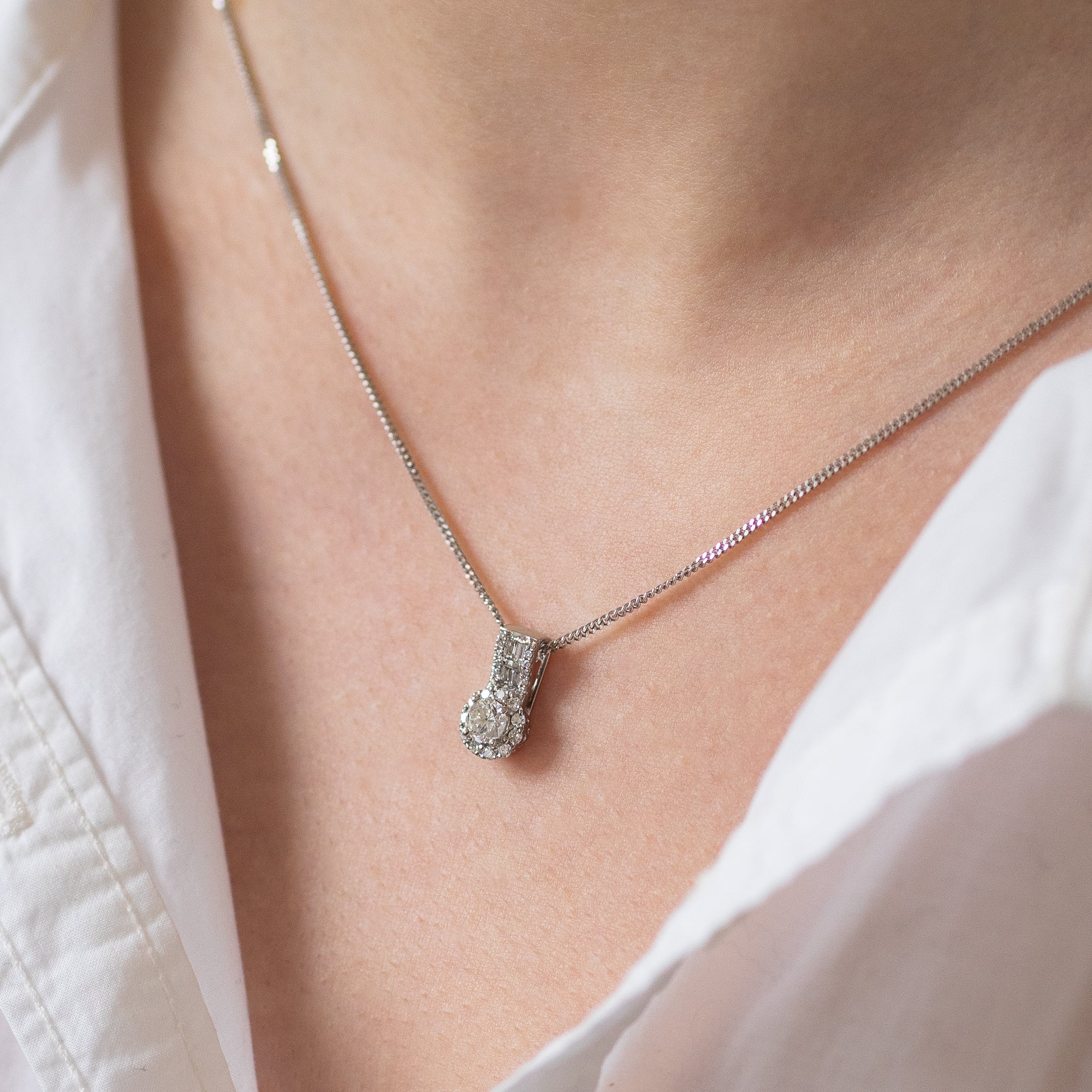 Pendant with 0.35ct Round Diamond