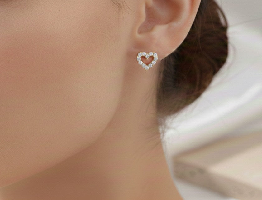 18ct Yellow Gold Diamond Heart Stud Earrings