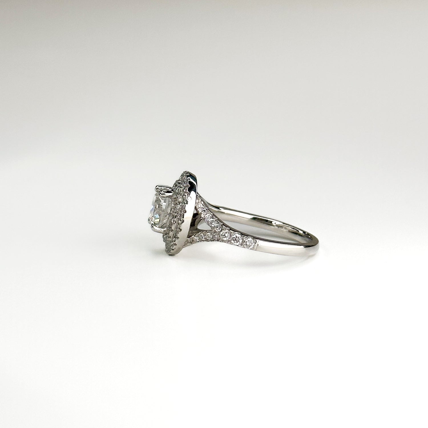 1.00ct Round Cut Diamond Platinum Ring with Double Halo