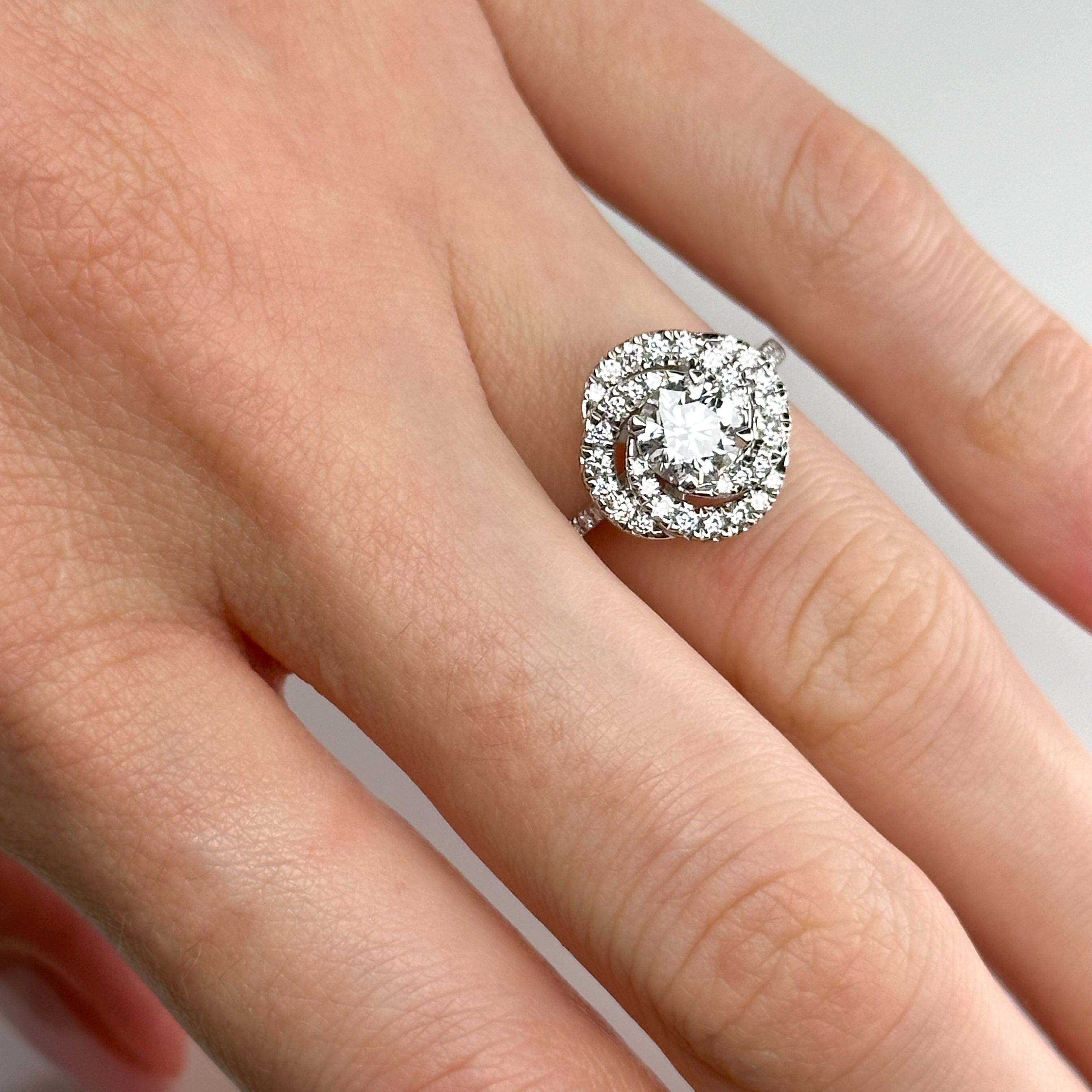 0.90ct GIA Round Cut Diamond Platinum Ring