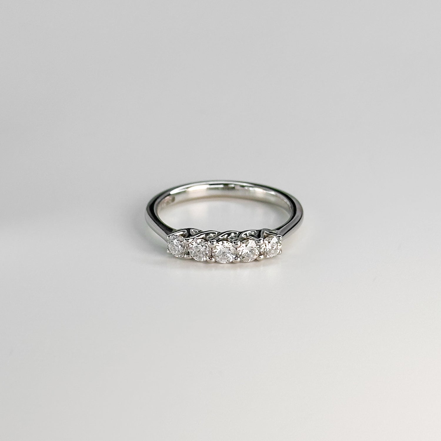5 Round Brilliant Cut Diamond Ring