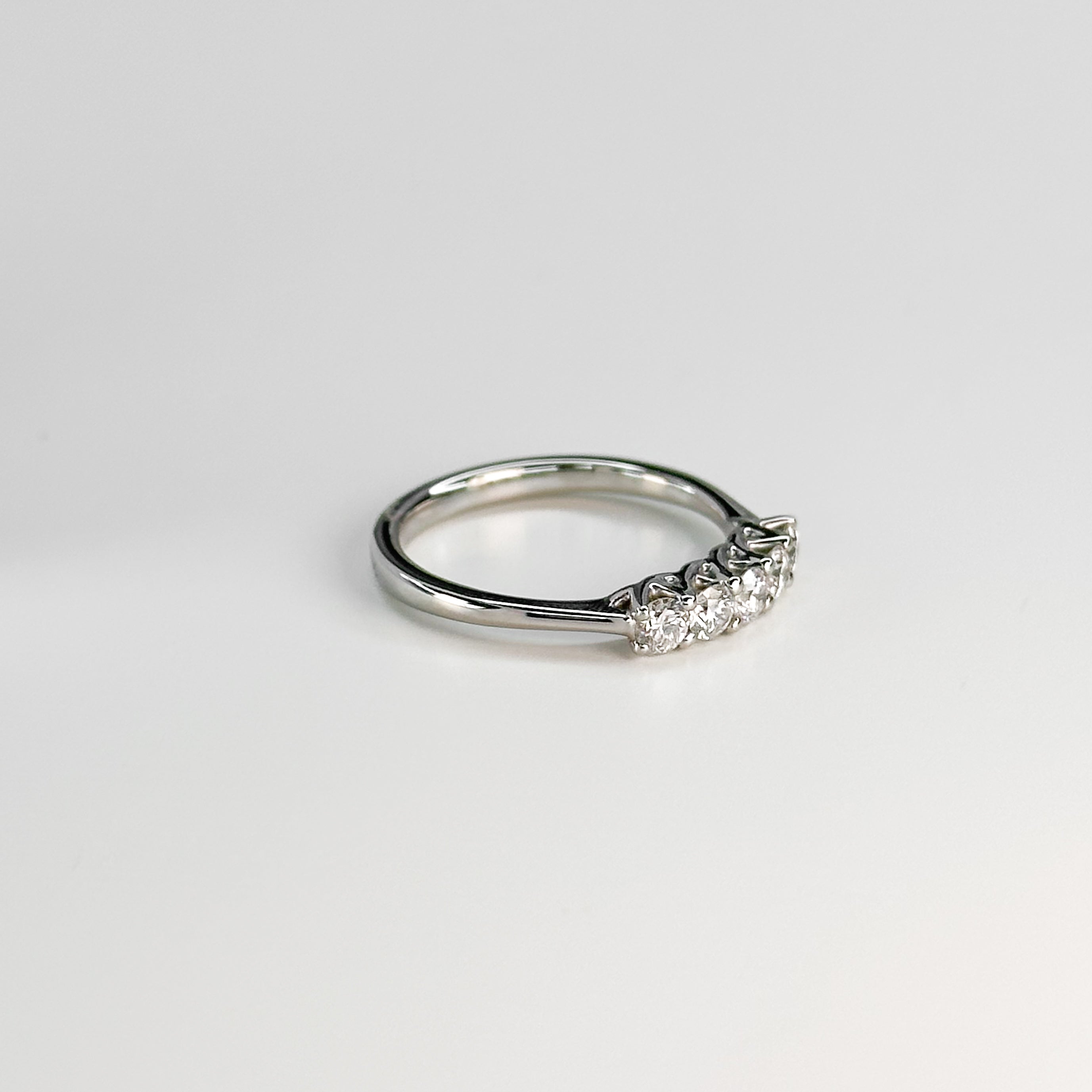 5 Round Brilliant Cut Diamond Ring