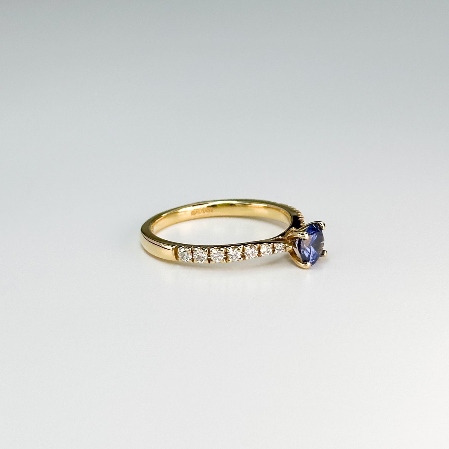 0.70ct Round Cut Blue Sapphire Ring