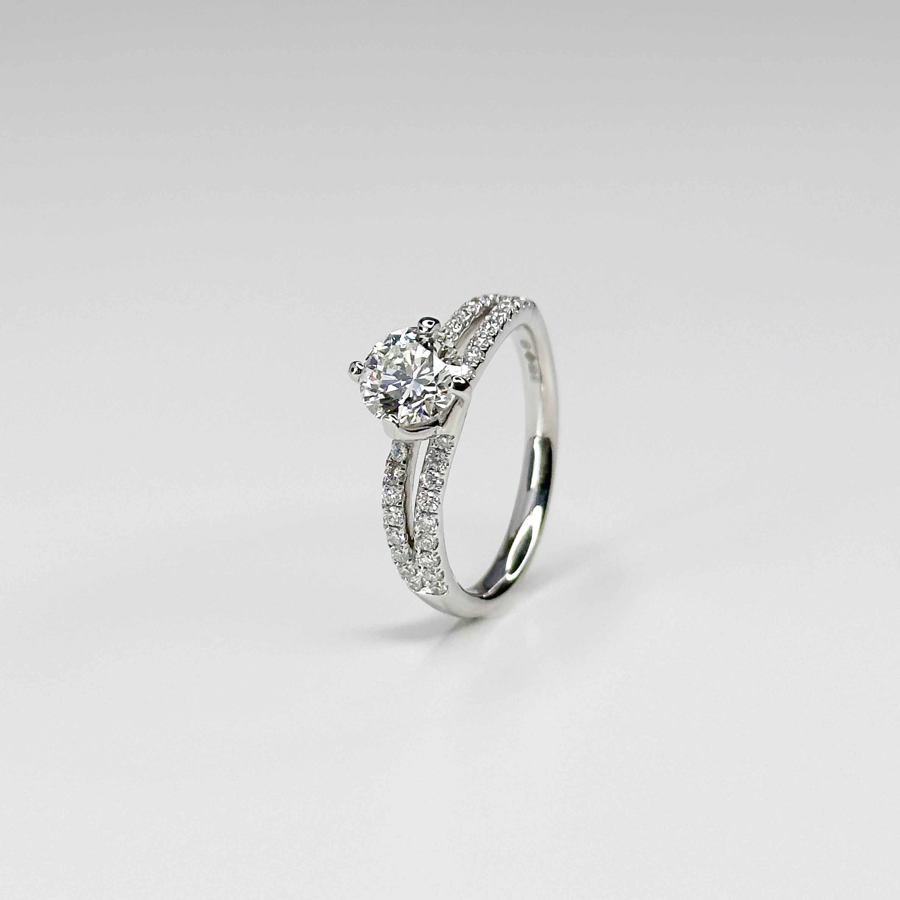 1.00ct HRD Diamond Engagement Ring in Platinum