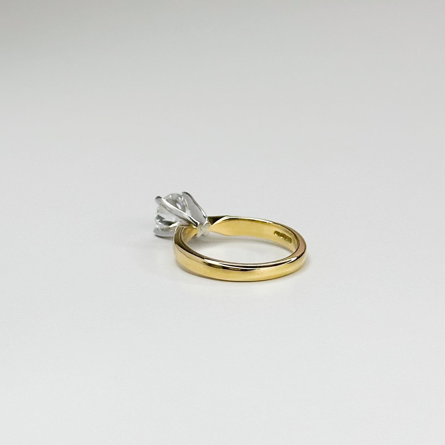 1.00ct Diamond Engagement Ring in Yellow Gold