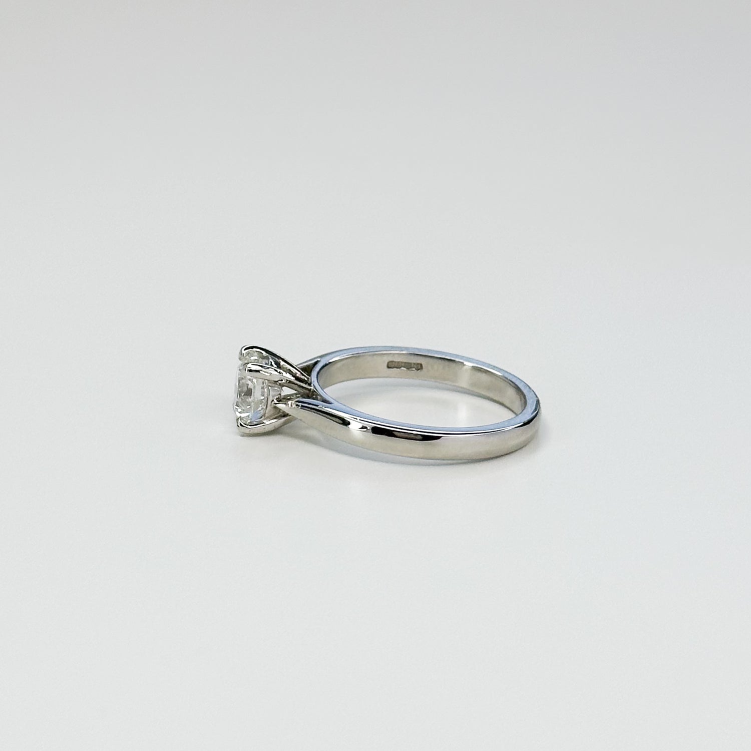 1.01ct GIA Round Cut Diamond Ring