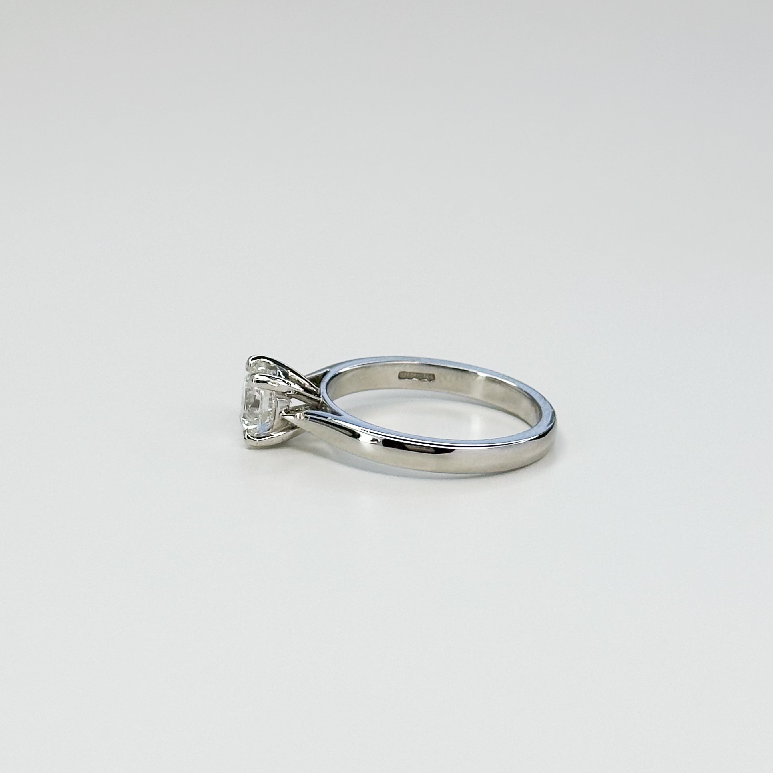 1.01ct GIA Round Cut Diamond Ring