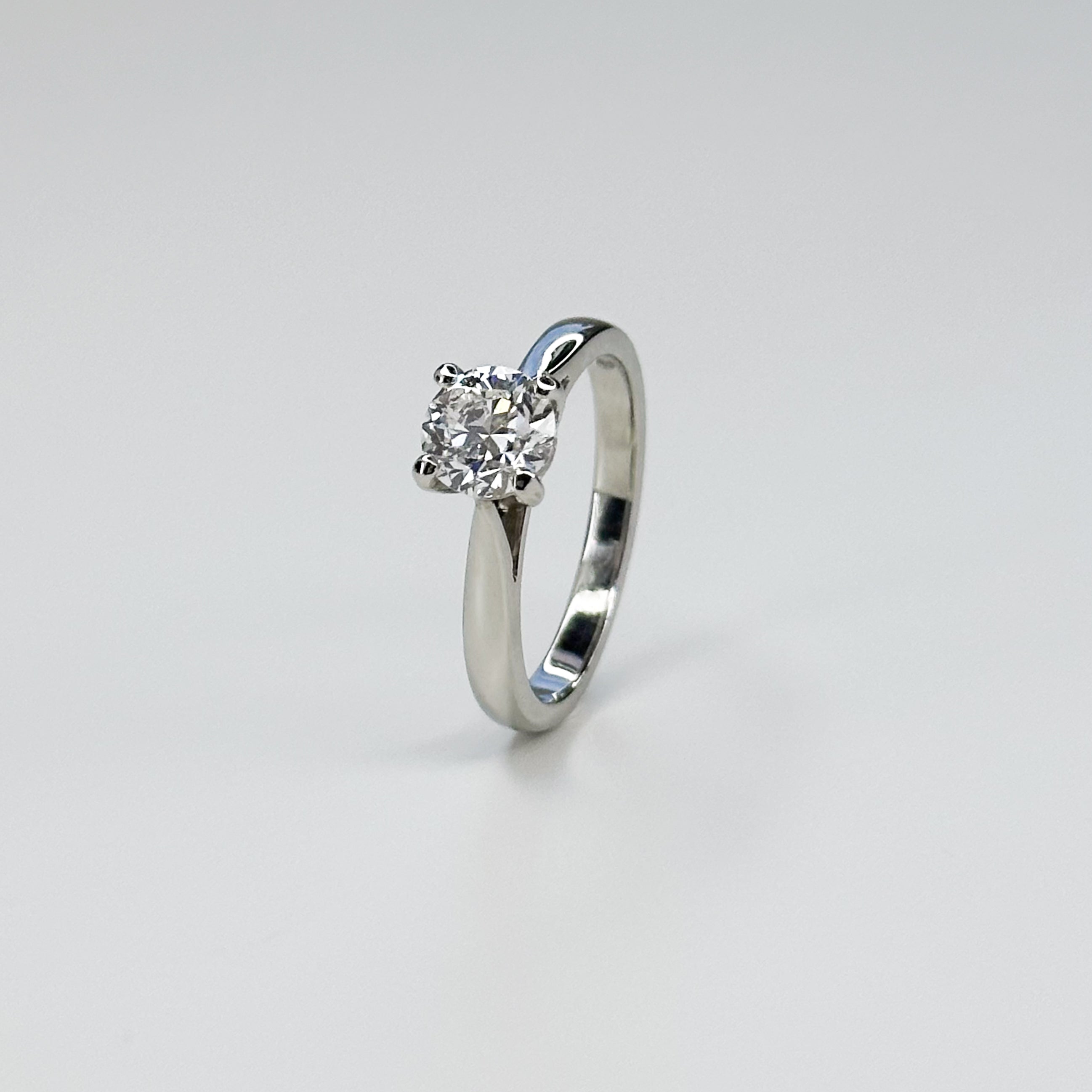 1.01ct GIA Round Cut Diamond Ring