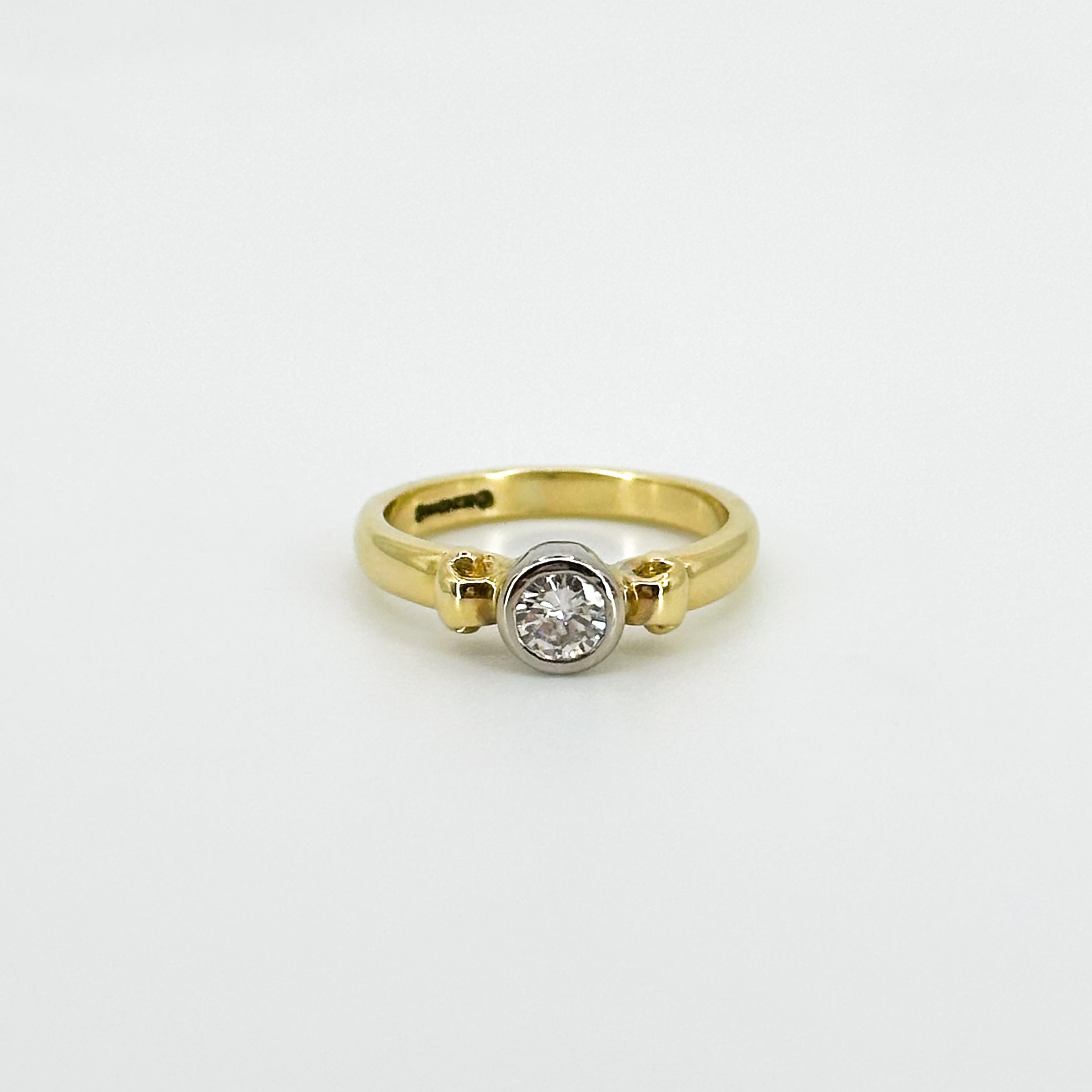 Vintage Engagement Ring in Yellow Gold