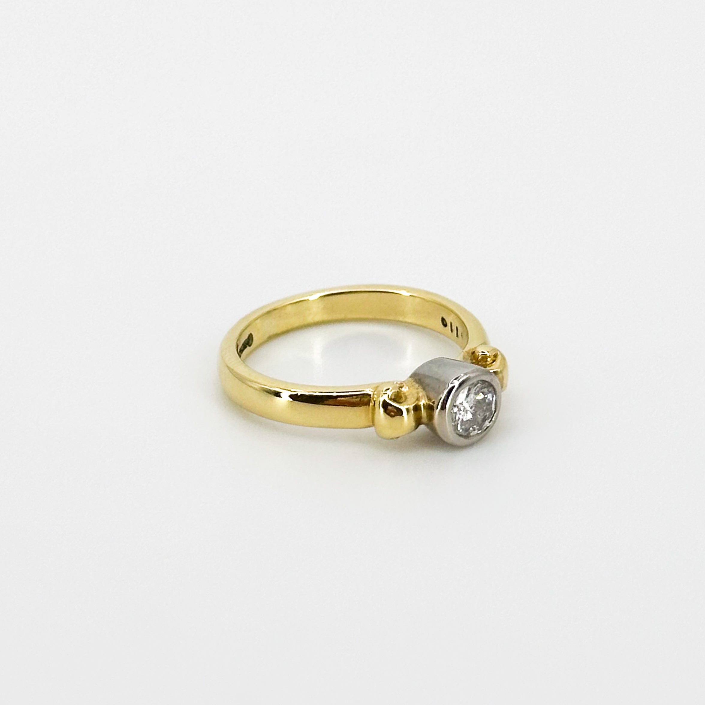 Vintage Engagement Ring in Yellow Gold