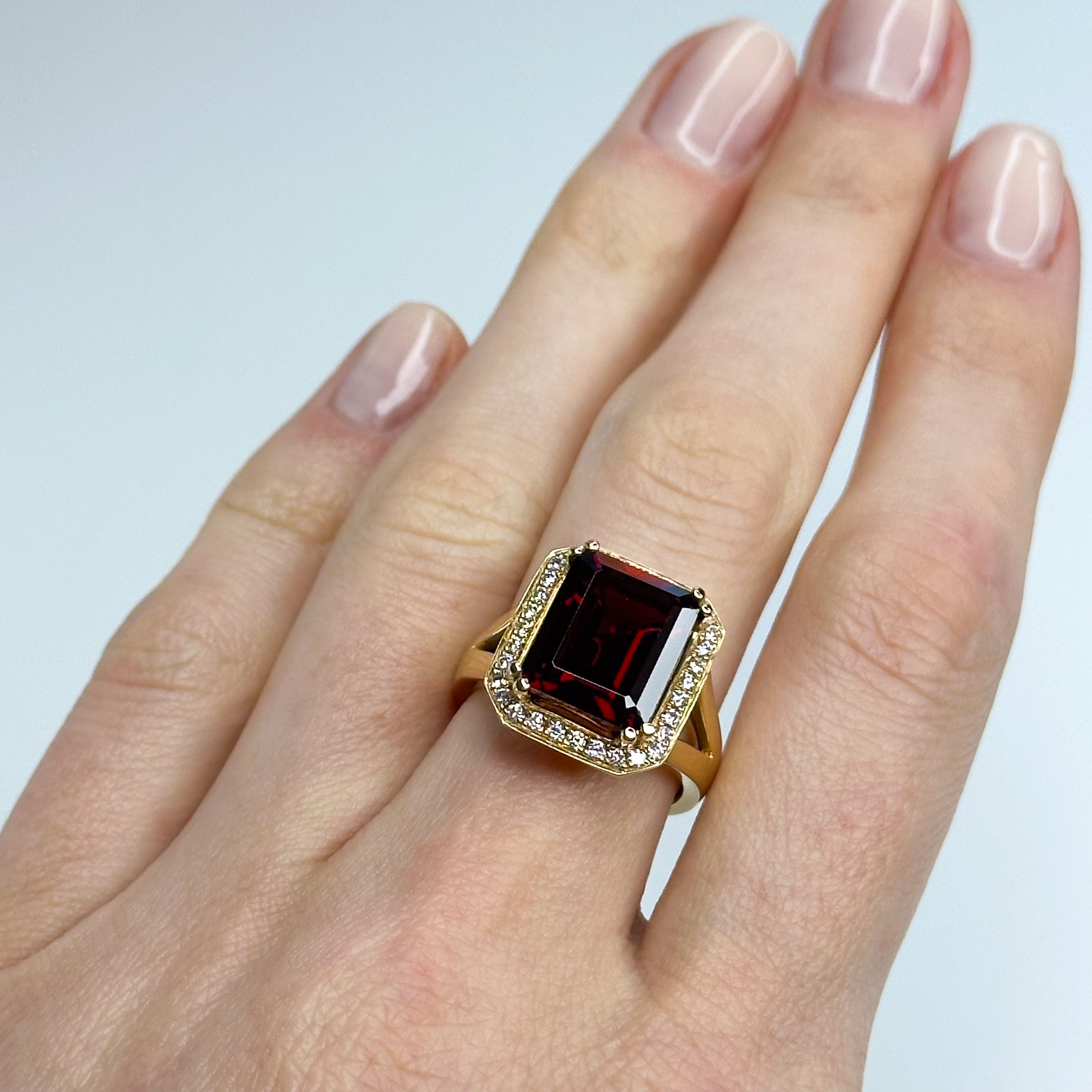 11ct Octagon Cut Garnet Ring