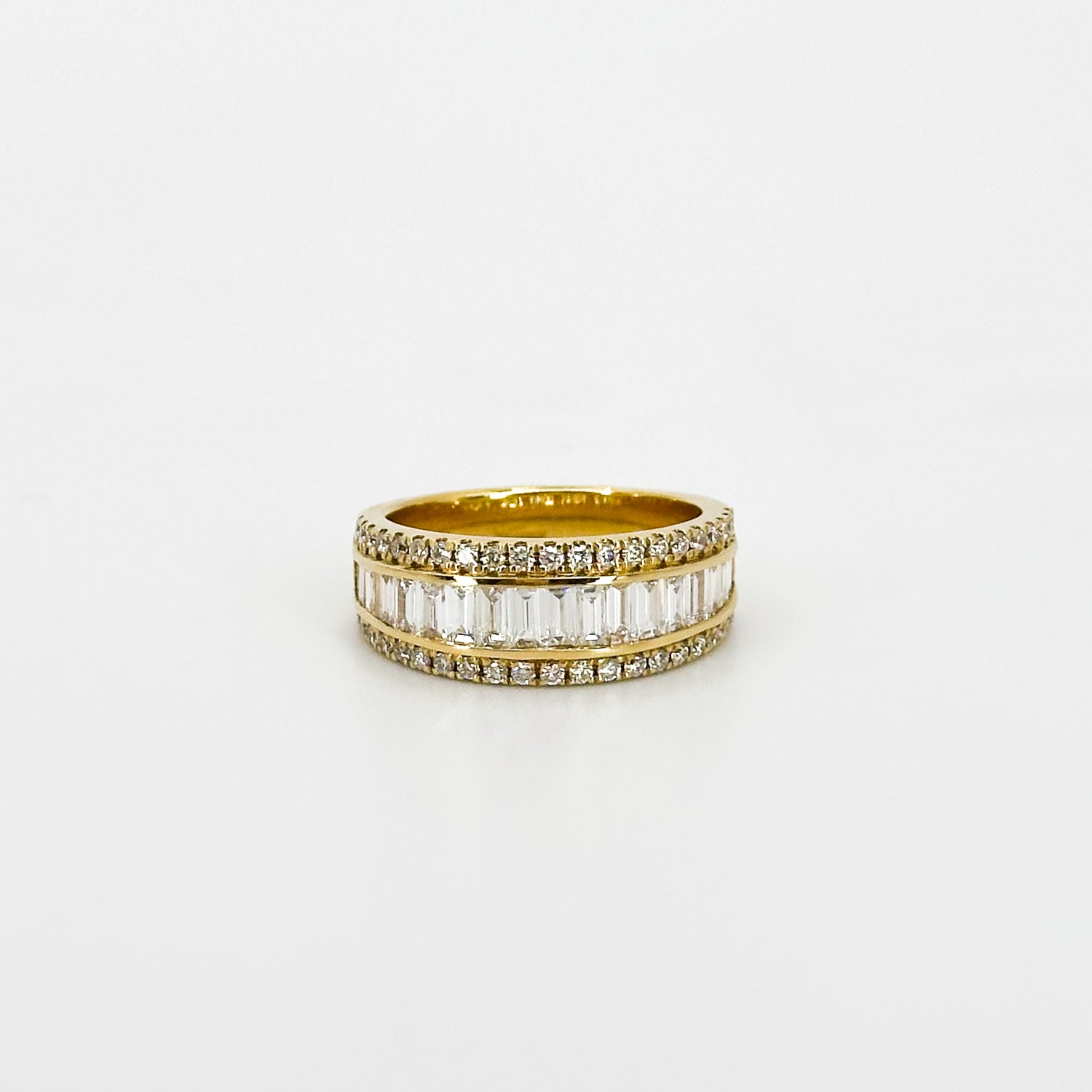 Diamond Ring in Yellow Gold