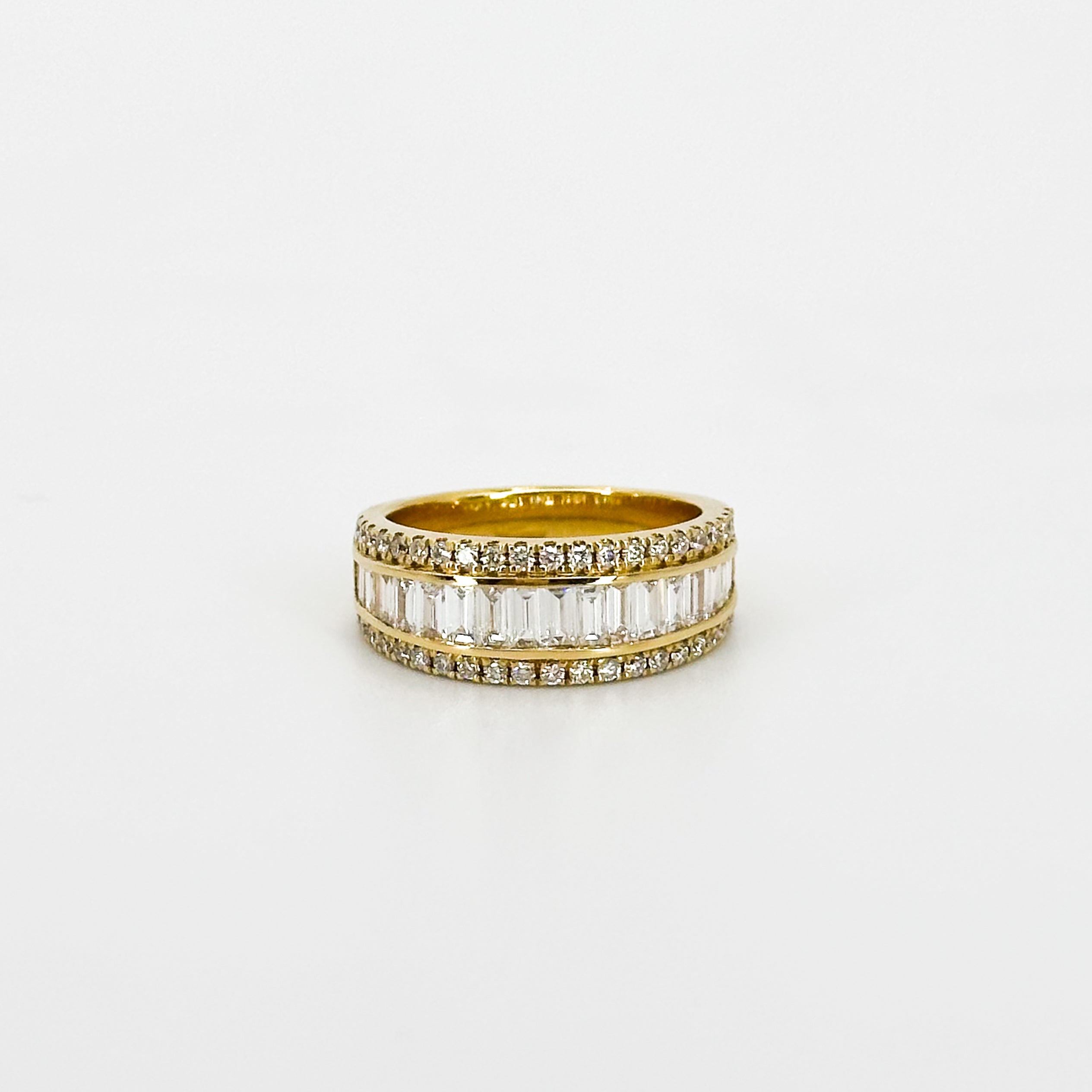 Diamond Ring in Yellow Gold