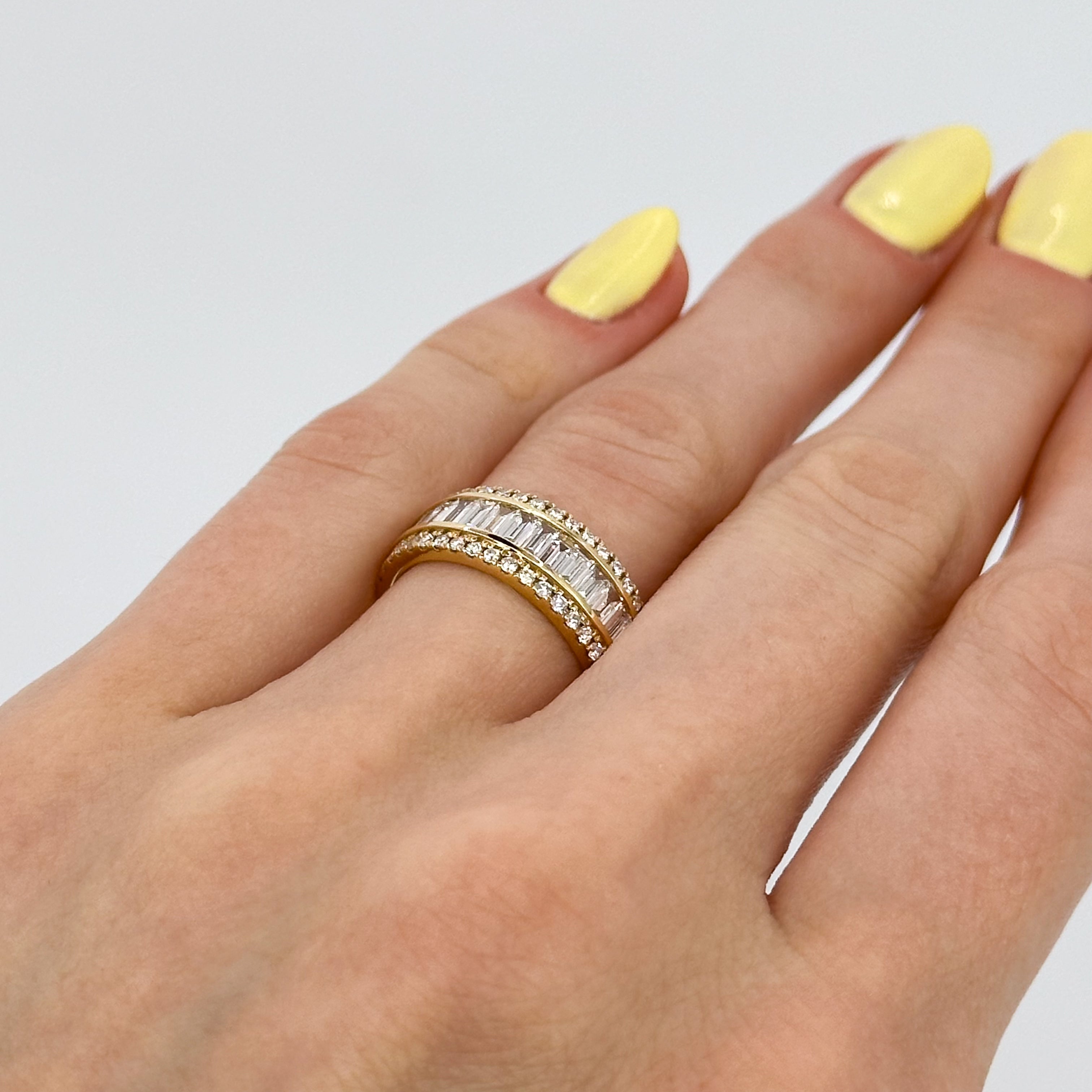 Diamond Ring in Yellow Gold