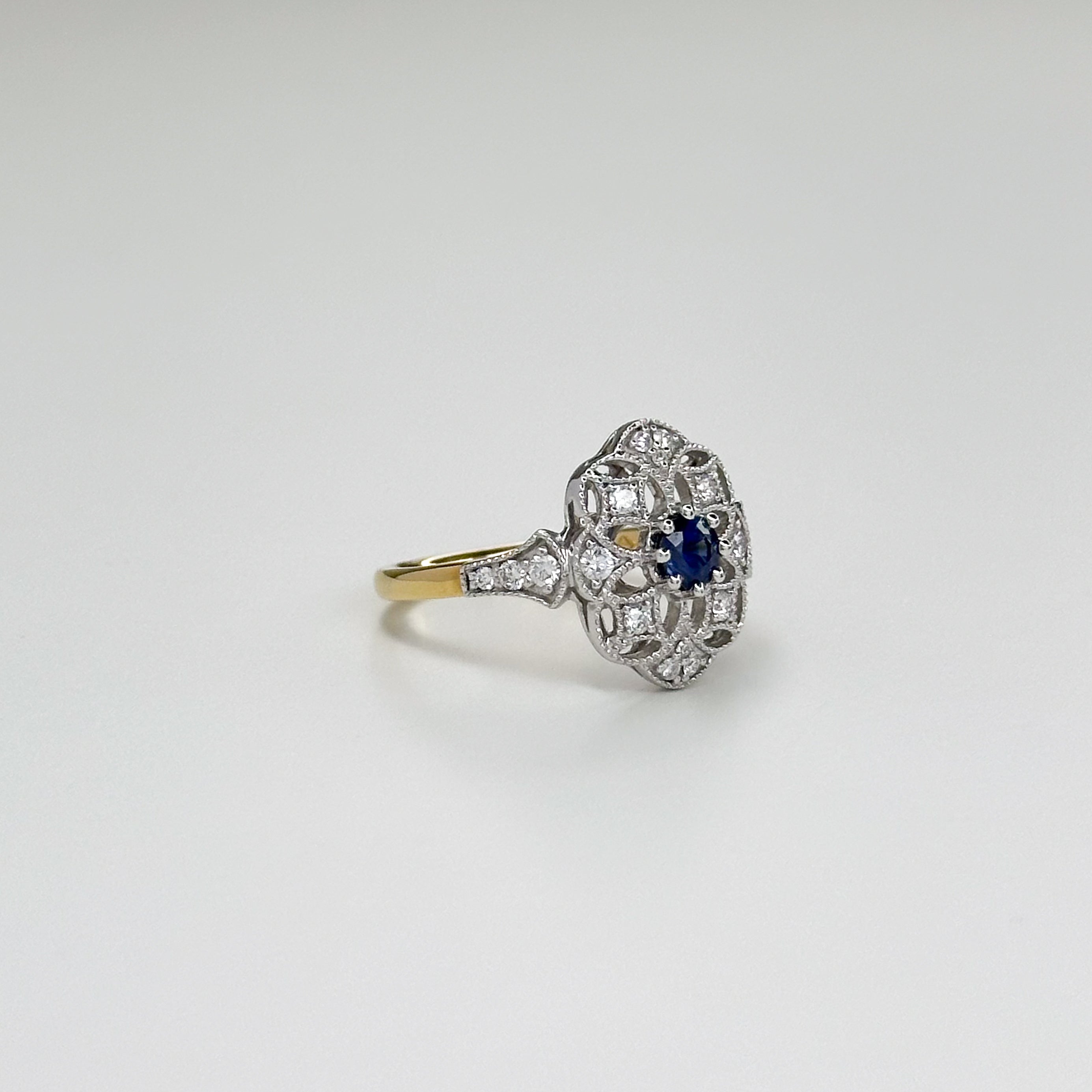 Gold Ring with Sapphire