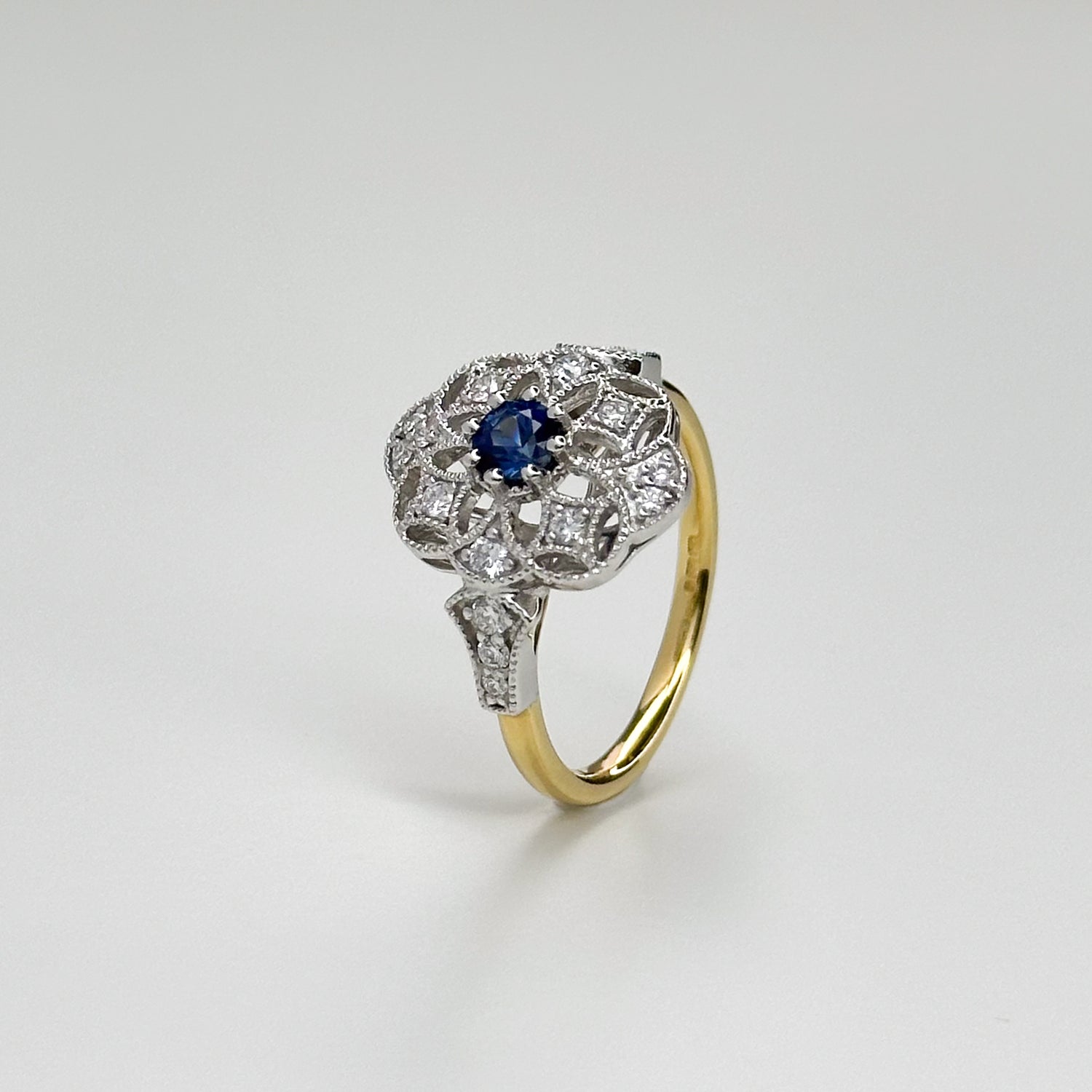 Gold Ring with Sapphire