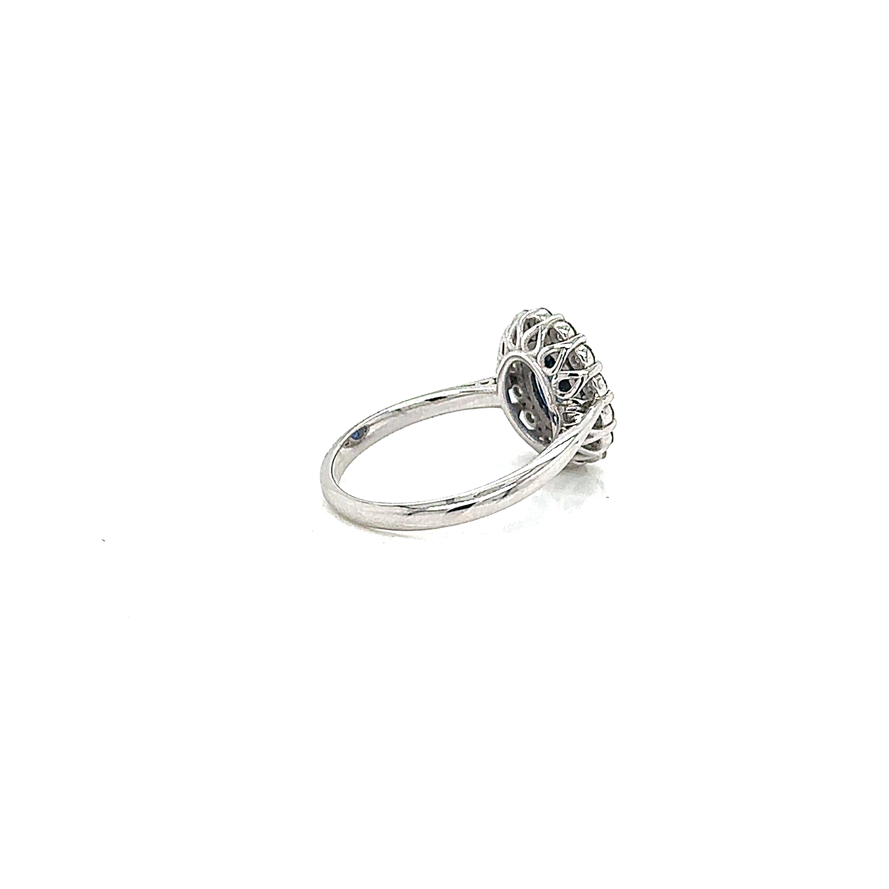 Vintage style sapphire ring