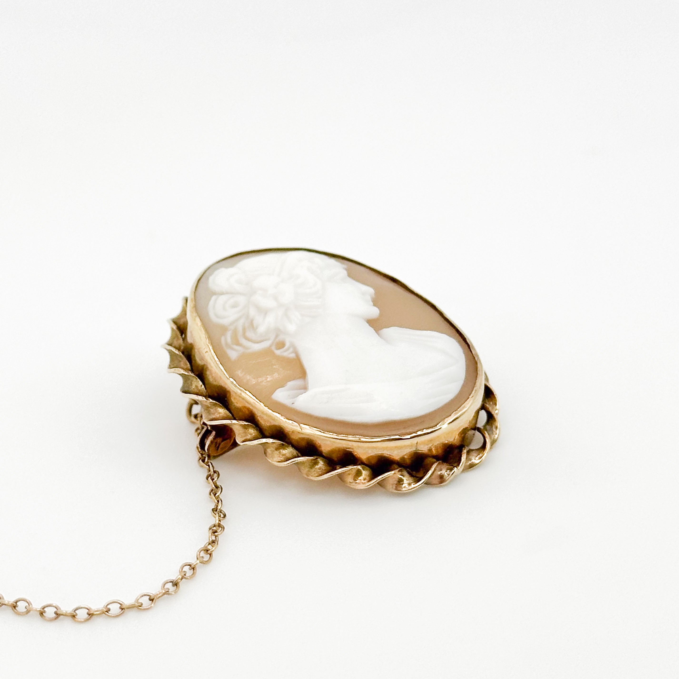 Vintage Cameo Brooch