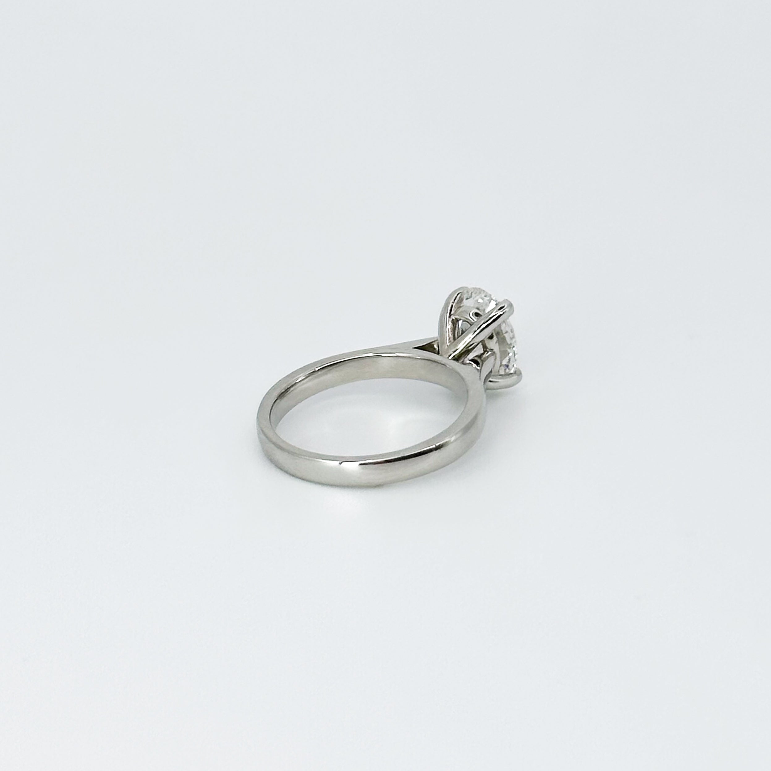 2.00ct Lab-Grown Oval Shape Diamond Ring