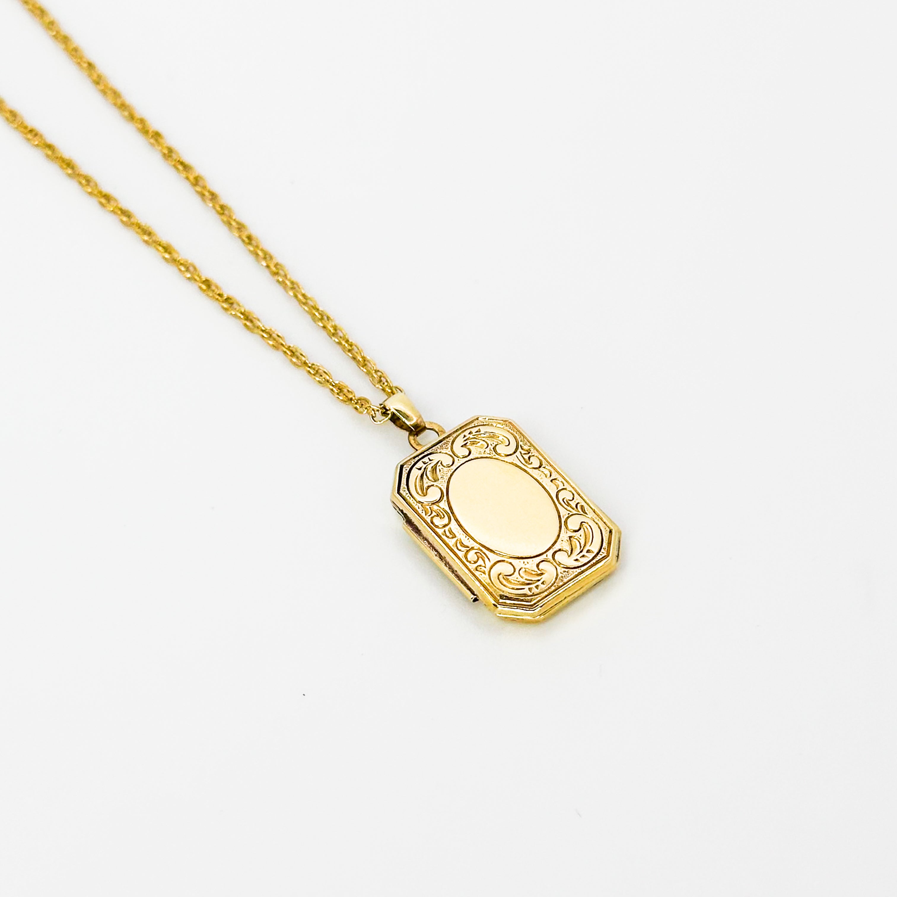 Vintage 9ct Yellow Gold Locket