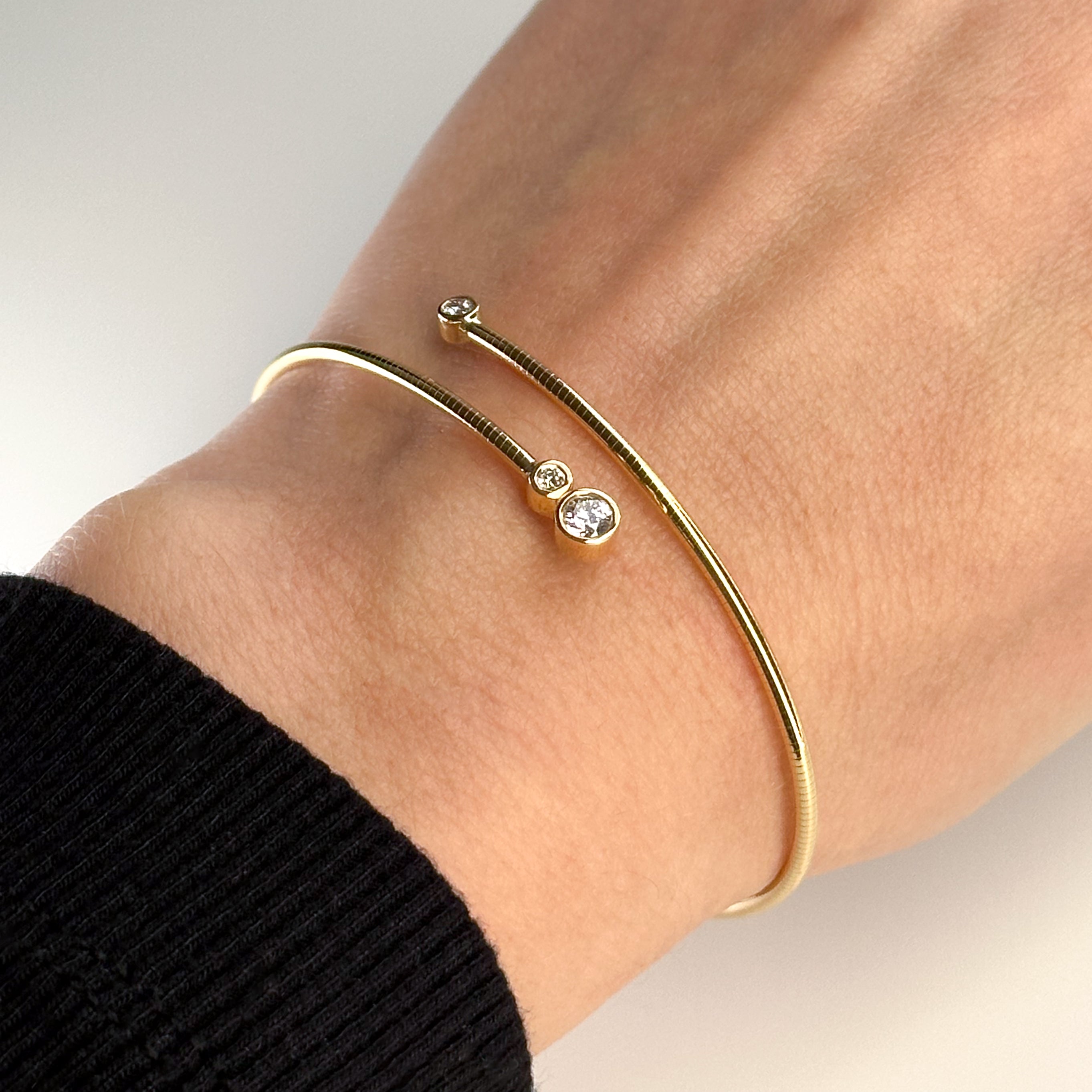 Gold Bracelet with 0.40ct of Diamond Drops