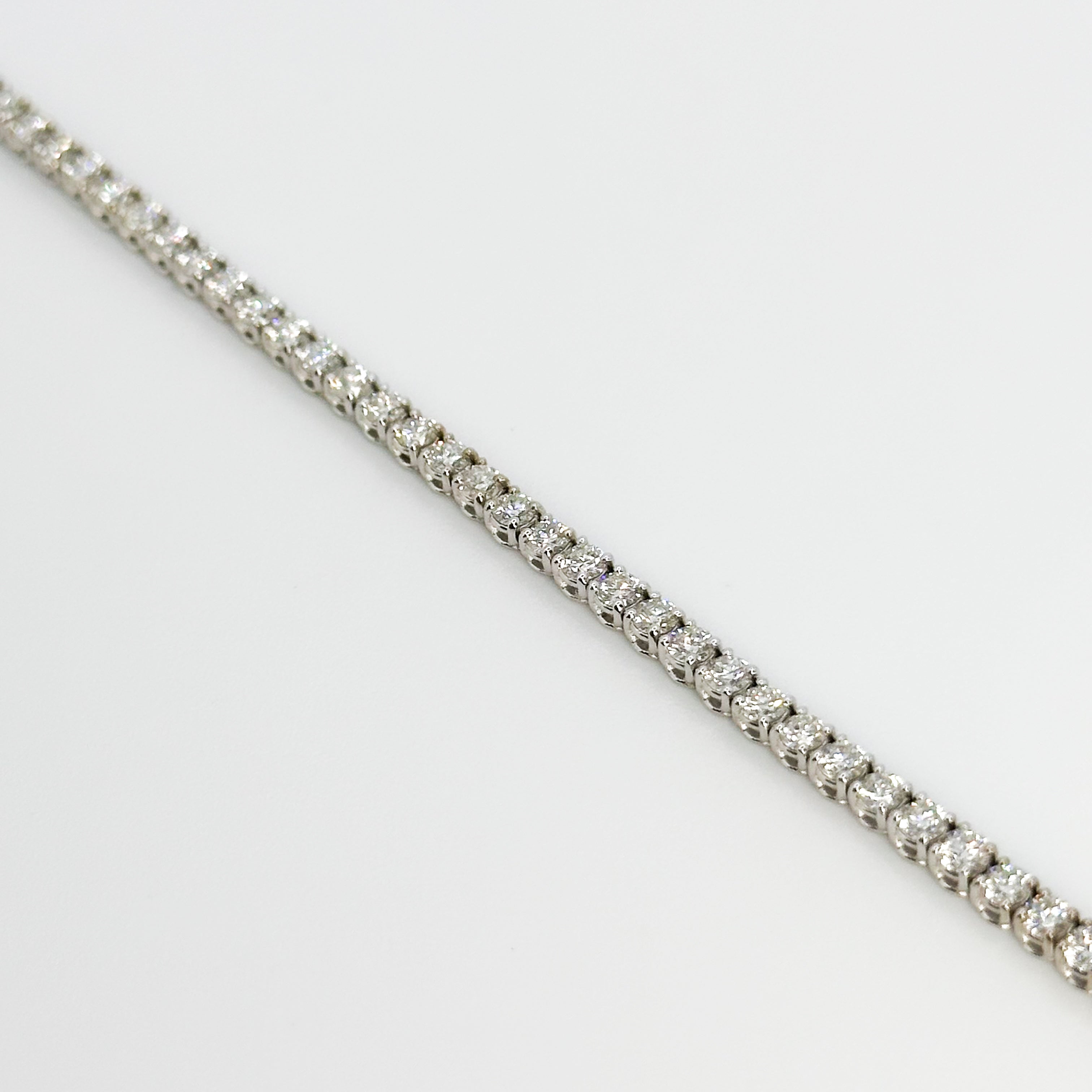 3.69ct Dimond Tennis Bracelet in White Gold