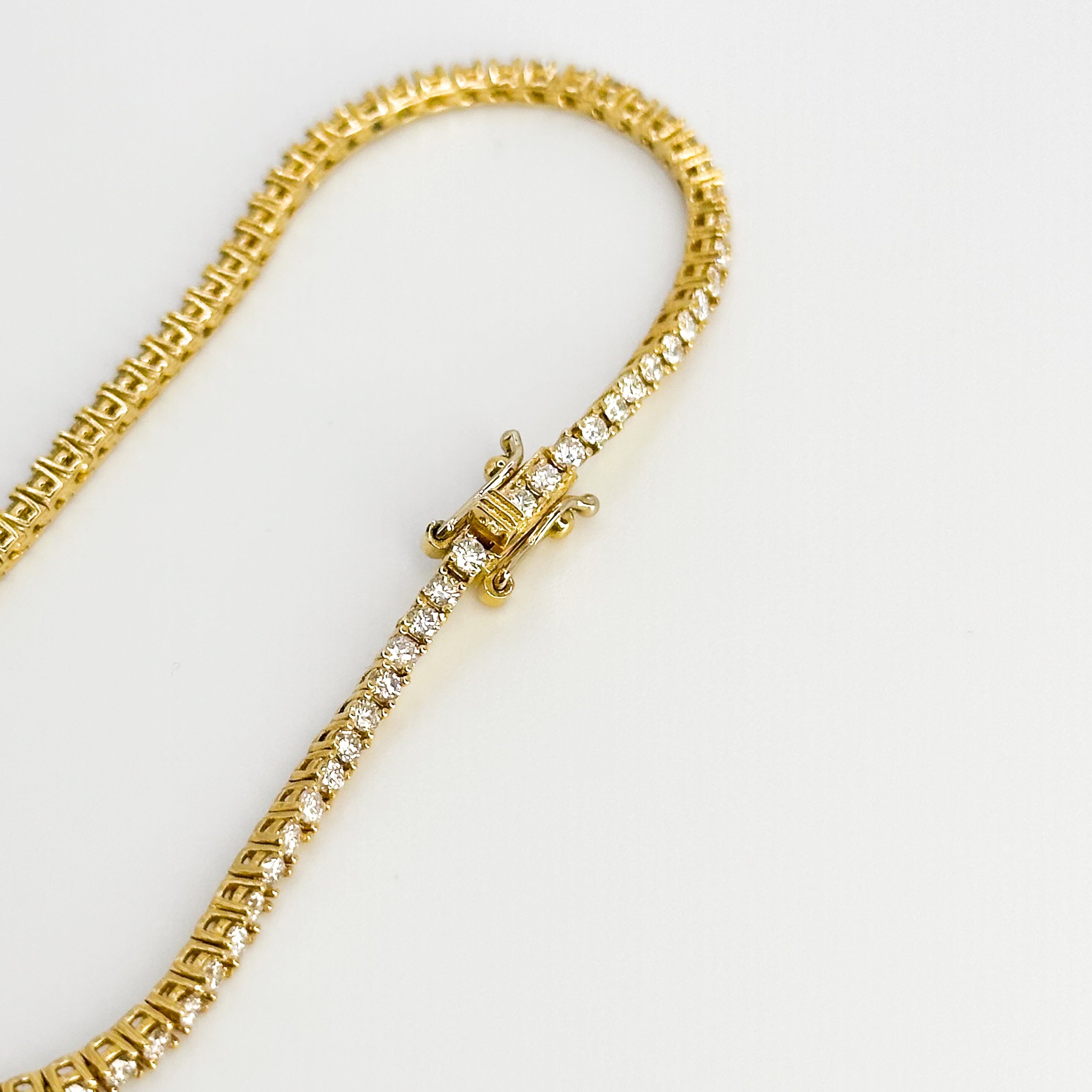 2.05ct Diamond Tennis Bracelet in Yellow Gold