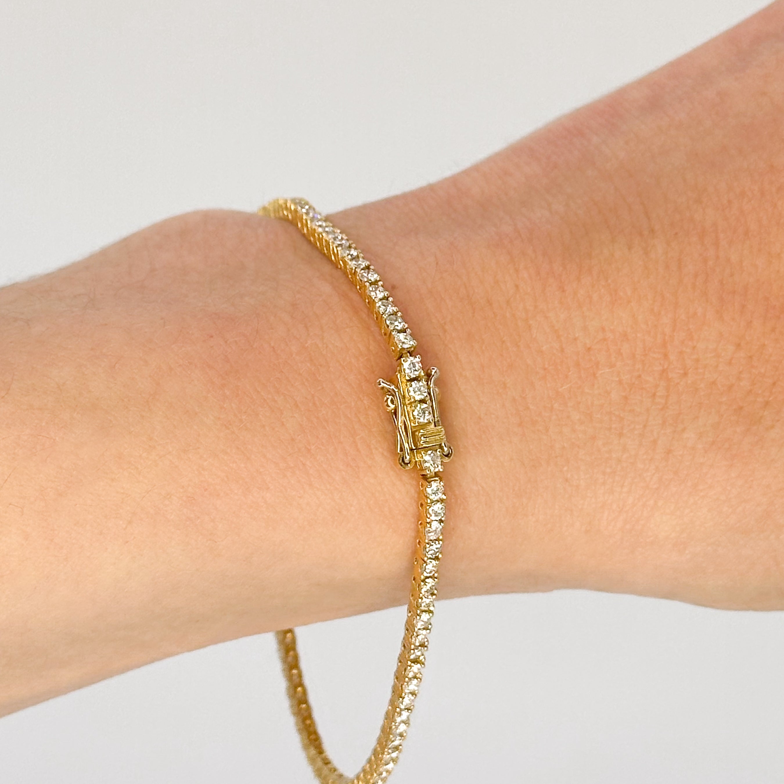 2.05ct Diamond Tennis Bracelet in Yellow Gold
