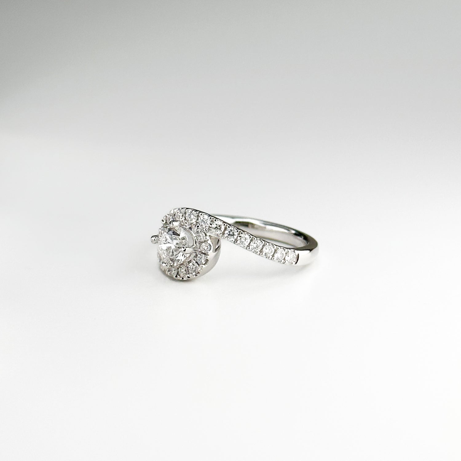 0.50ct GIA Diamond in Twist Band Ring