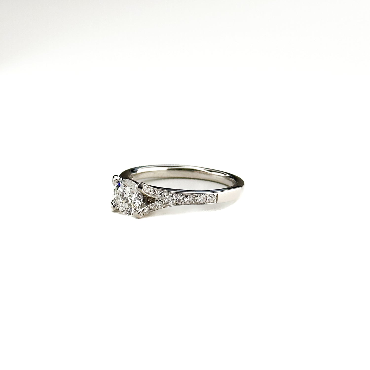 0.70ct GIA Round Cut Diamond Platinum Ring