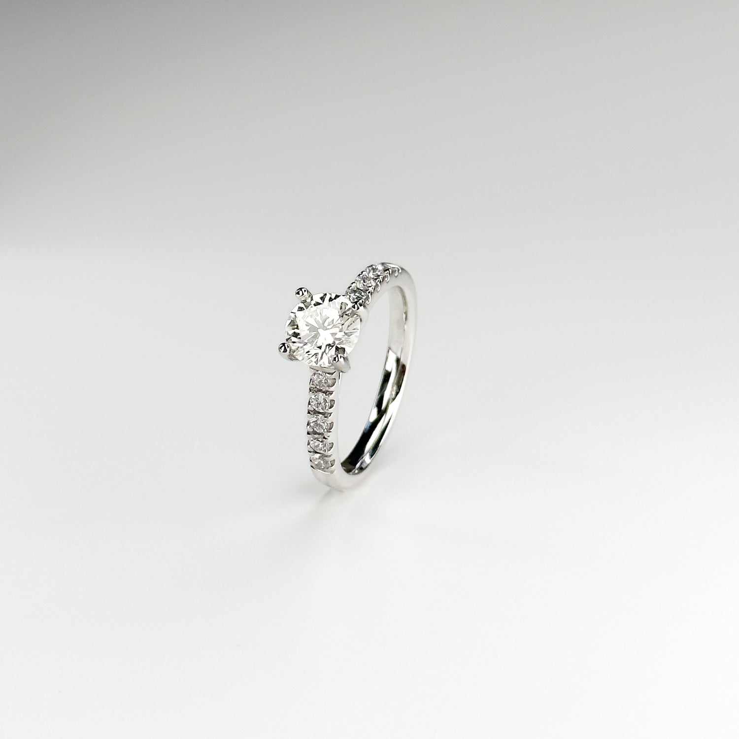 1.02ct Round Brilliant Cut Diamond Platinum Ring