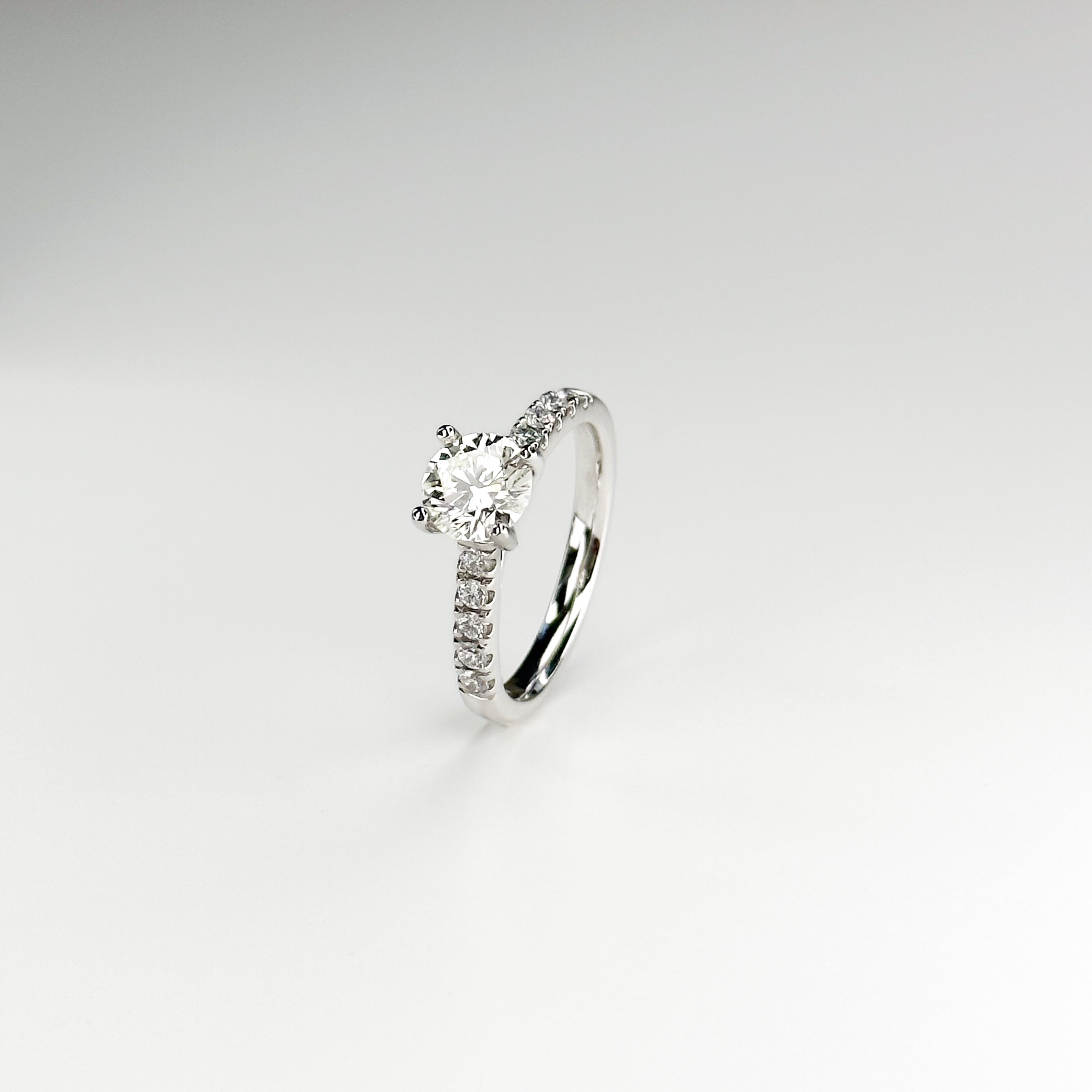 1.02ct Round Brilliant Cut Diamond Platinum Ring