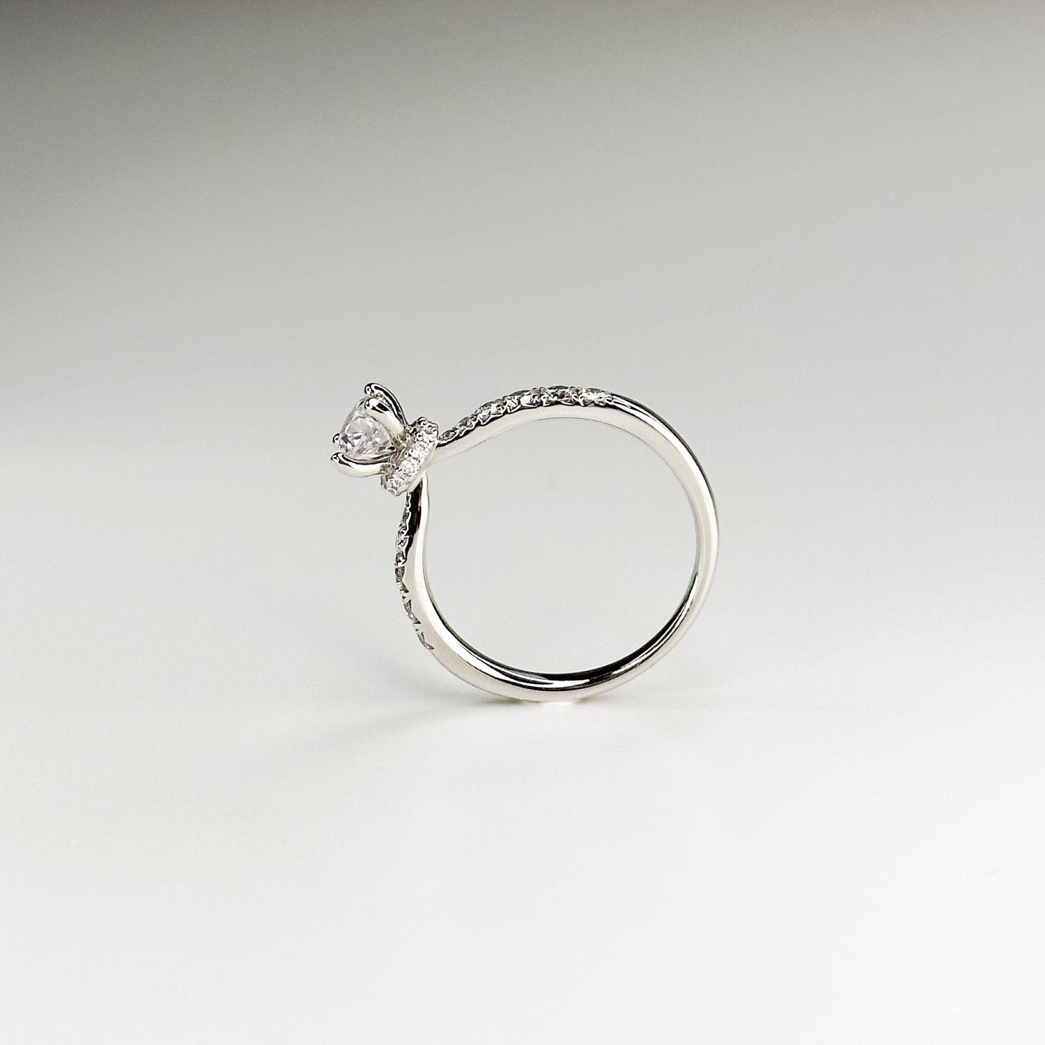 0.47ct G Colour Round Cut Diamond Platinum Ring