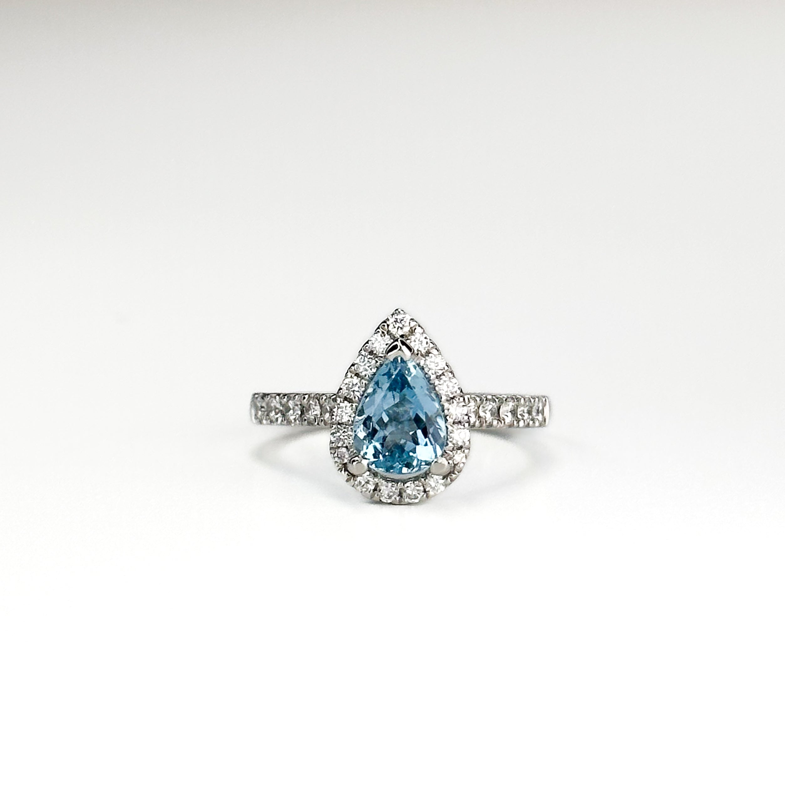 1.03ct Pear Shape Aquamarine Centre Stone Set in Gold