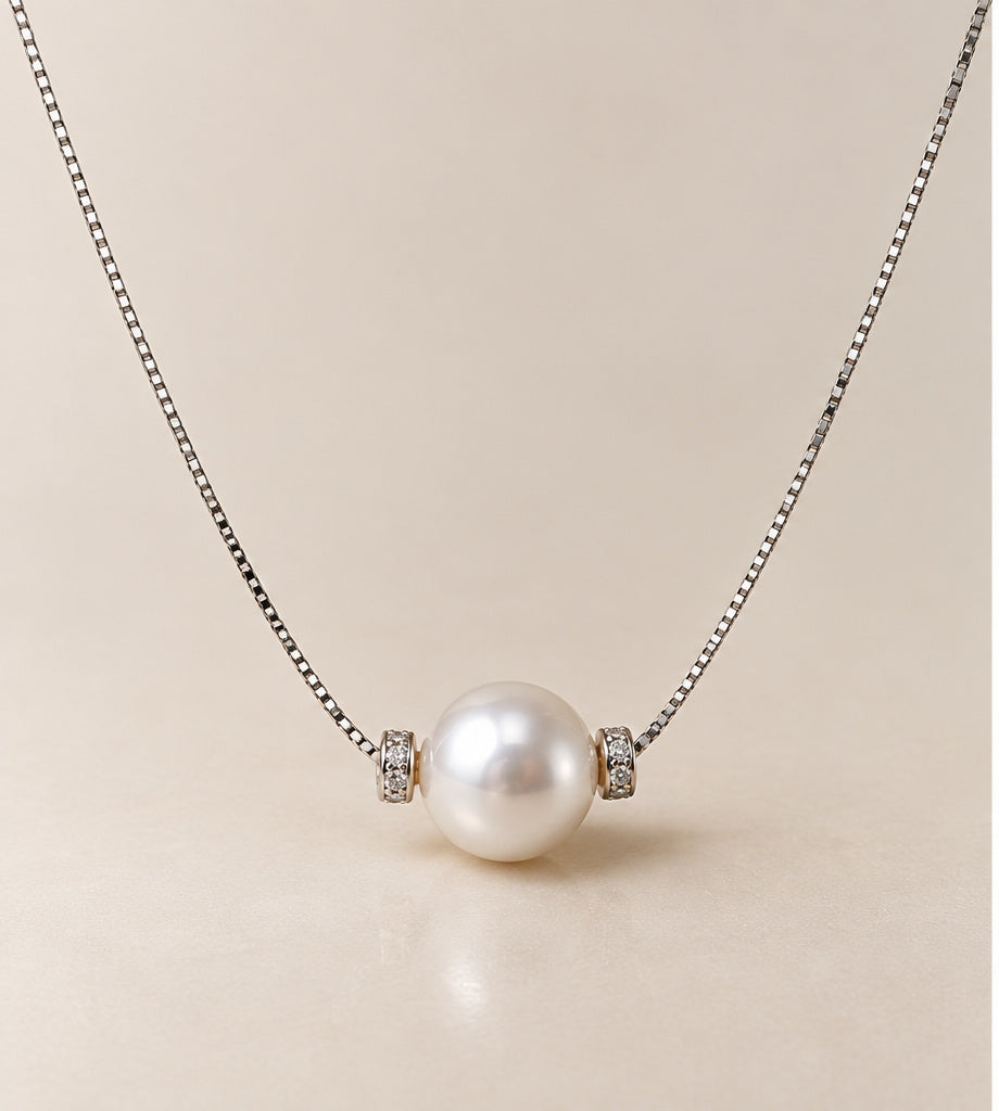 18ct white gold pearl necklace by GASIA