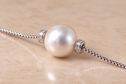 Pearl detail on 18ct white gold necklace