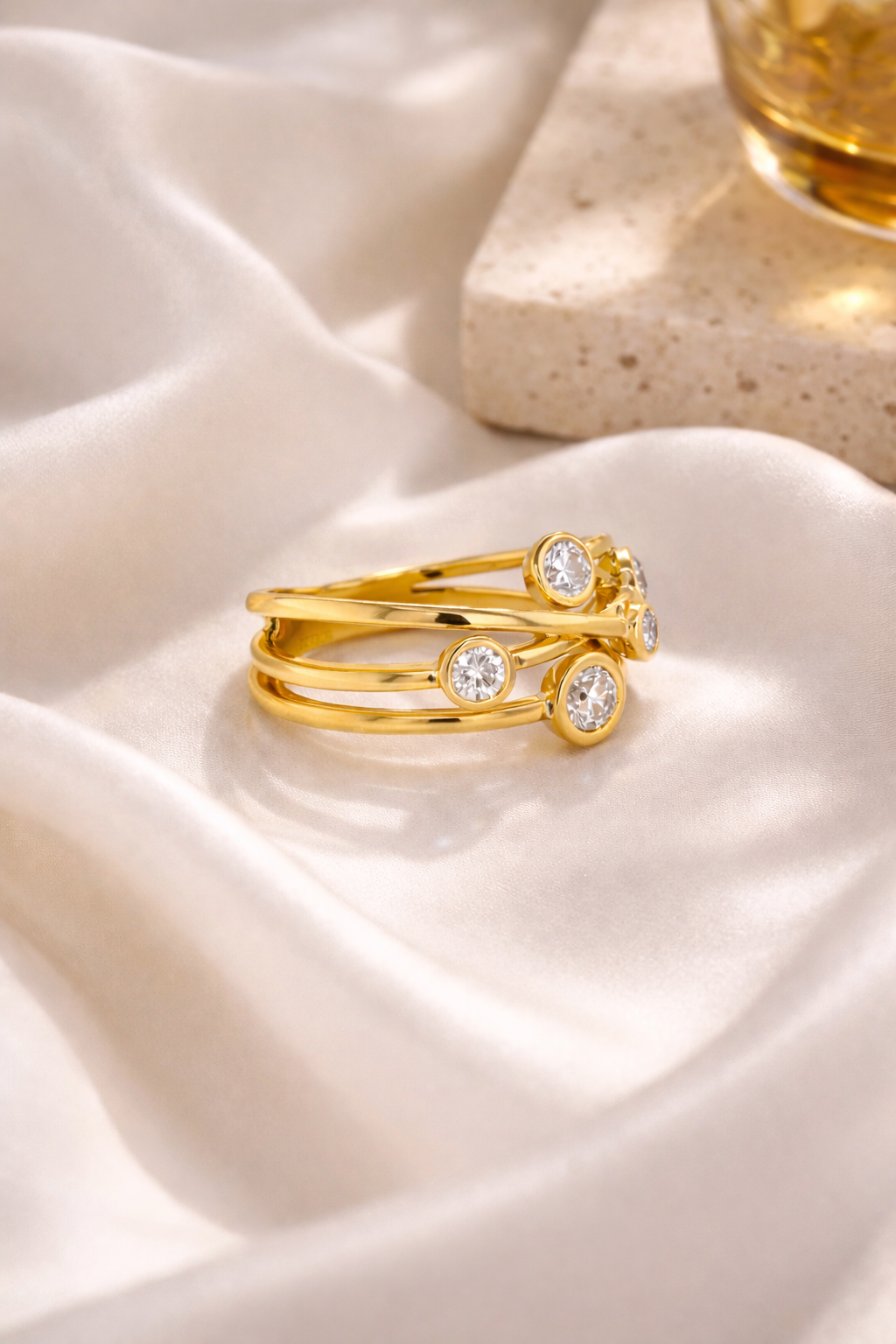 Intertwined Ring with 0.84 ct Diamonds