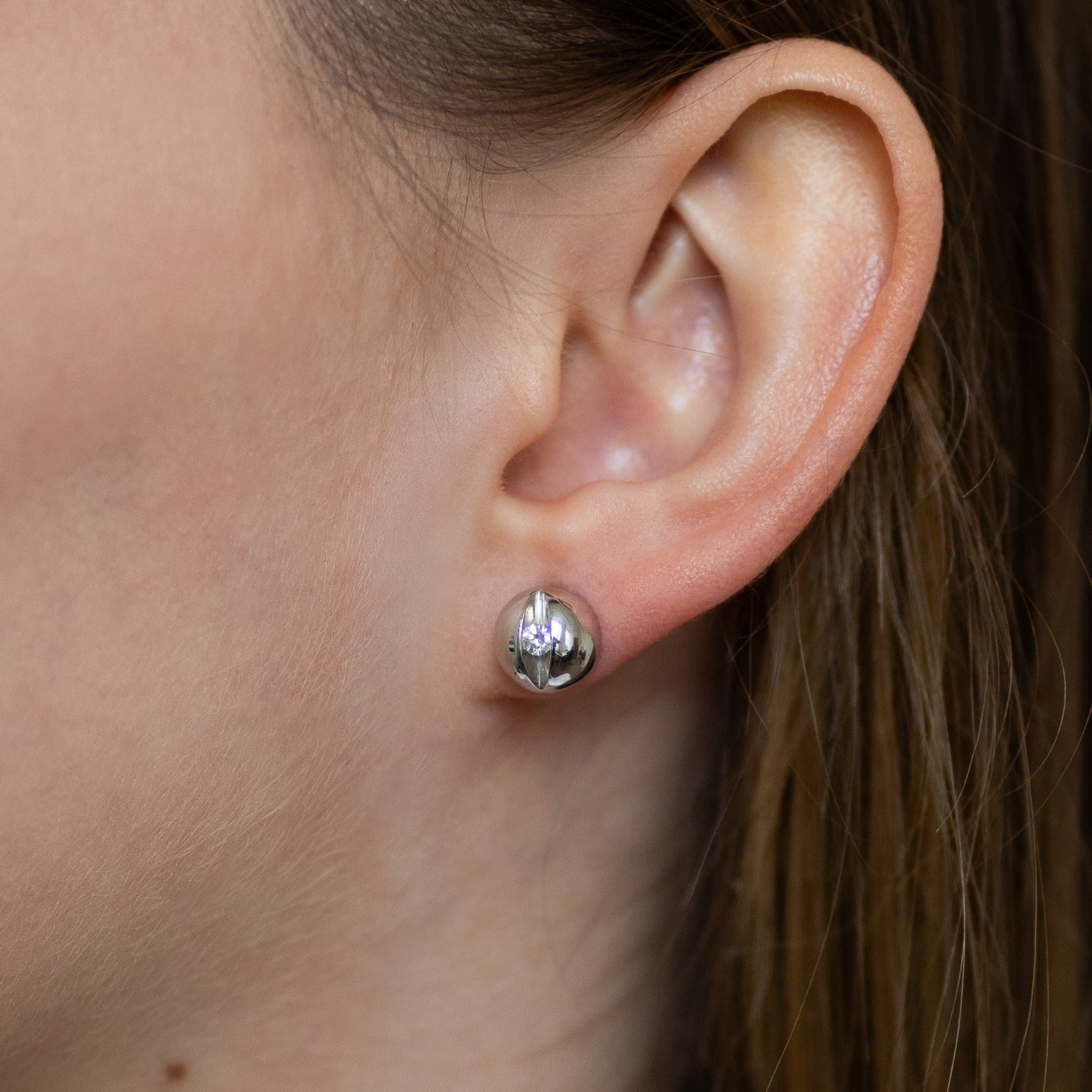 White Gold Stud Earrings with Diamonds