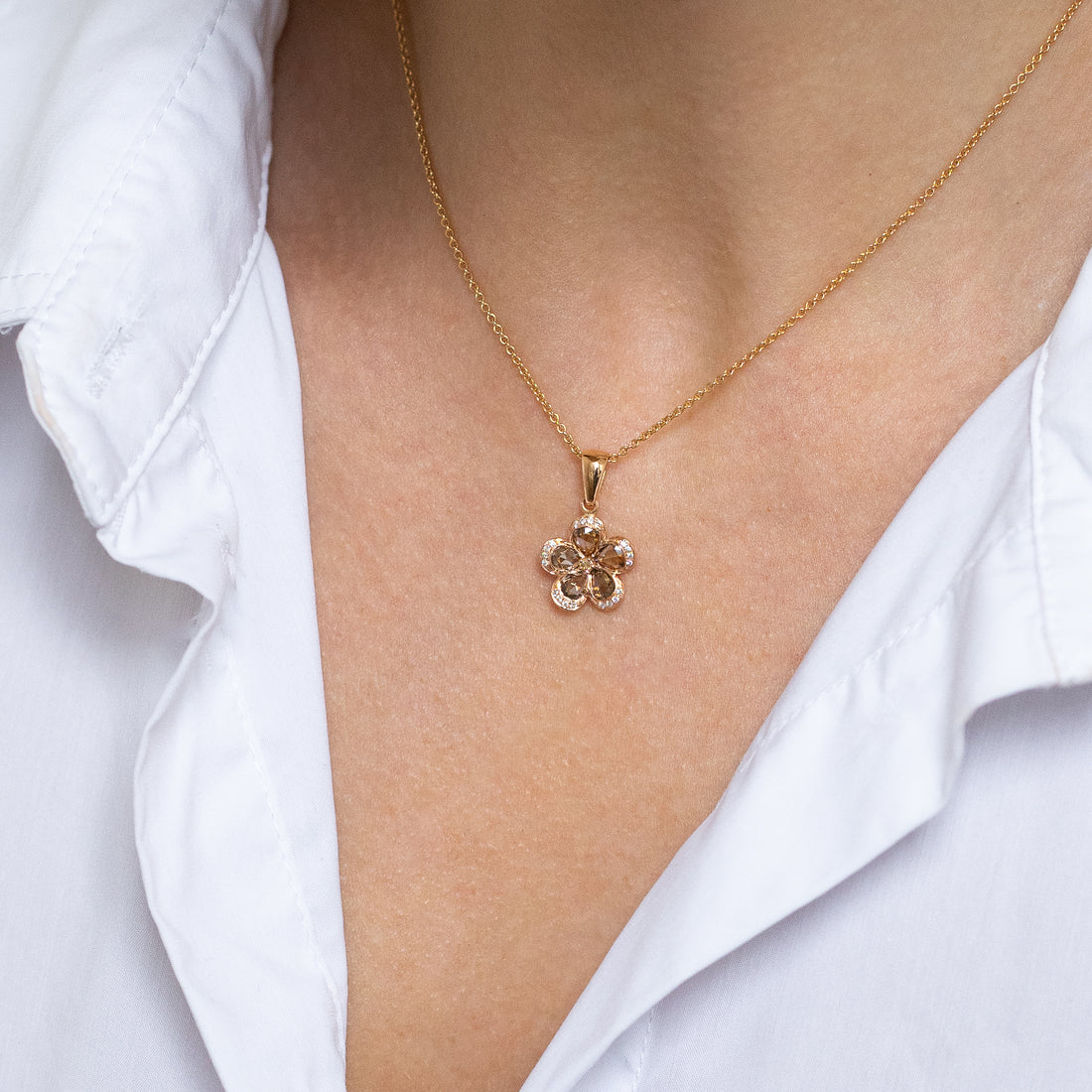 Flower Pendant with Brown Diamonds in Rose Gold