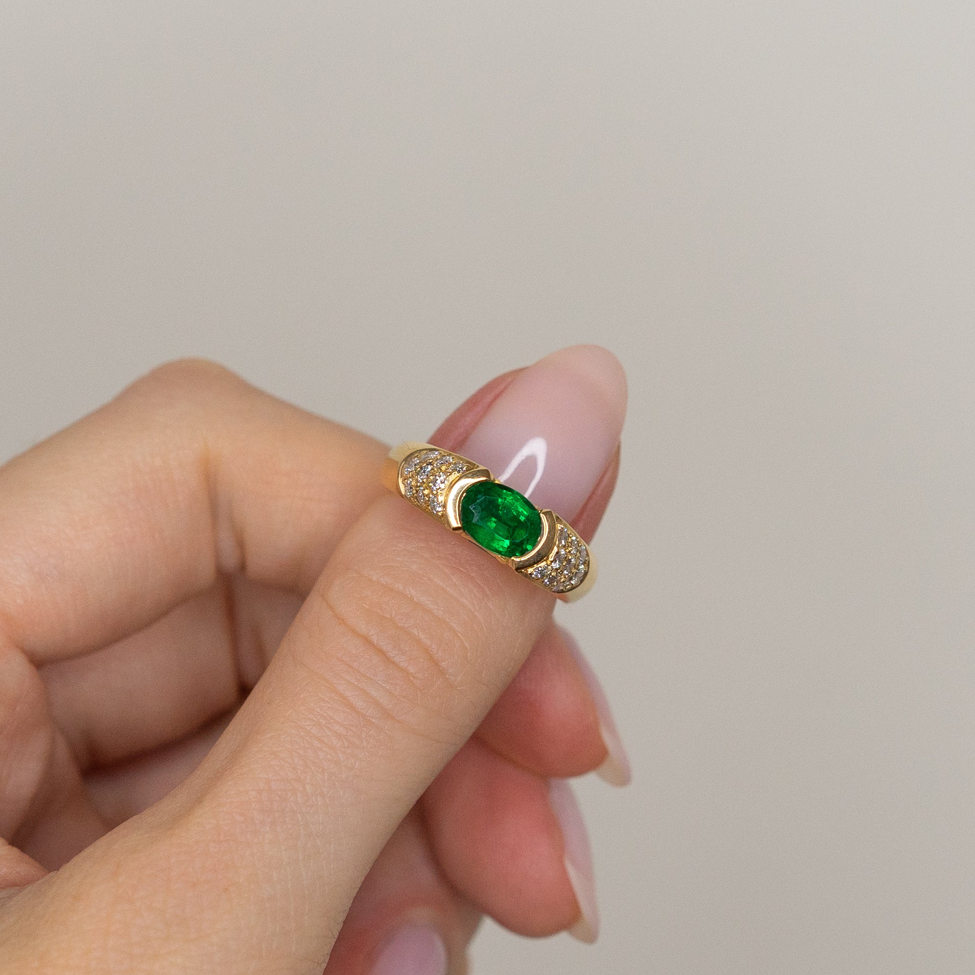 Gold ring with Emerald, Sapphire and Diamonds
