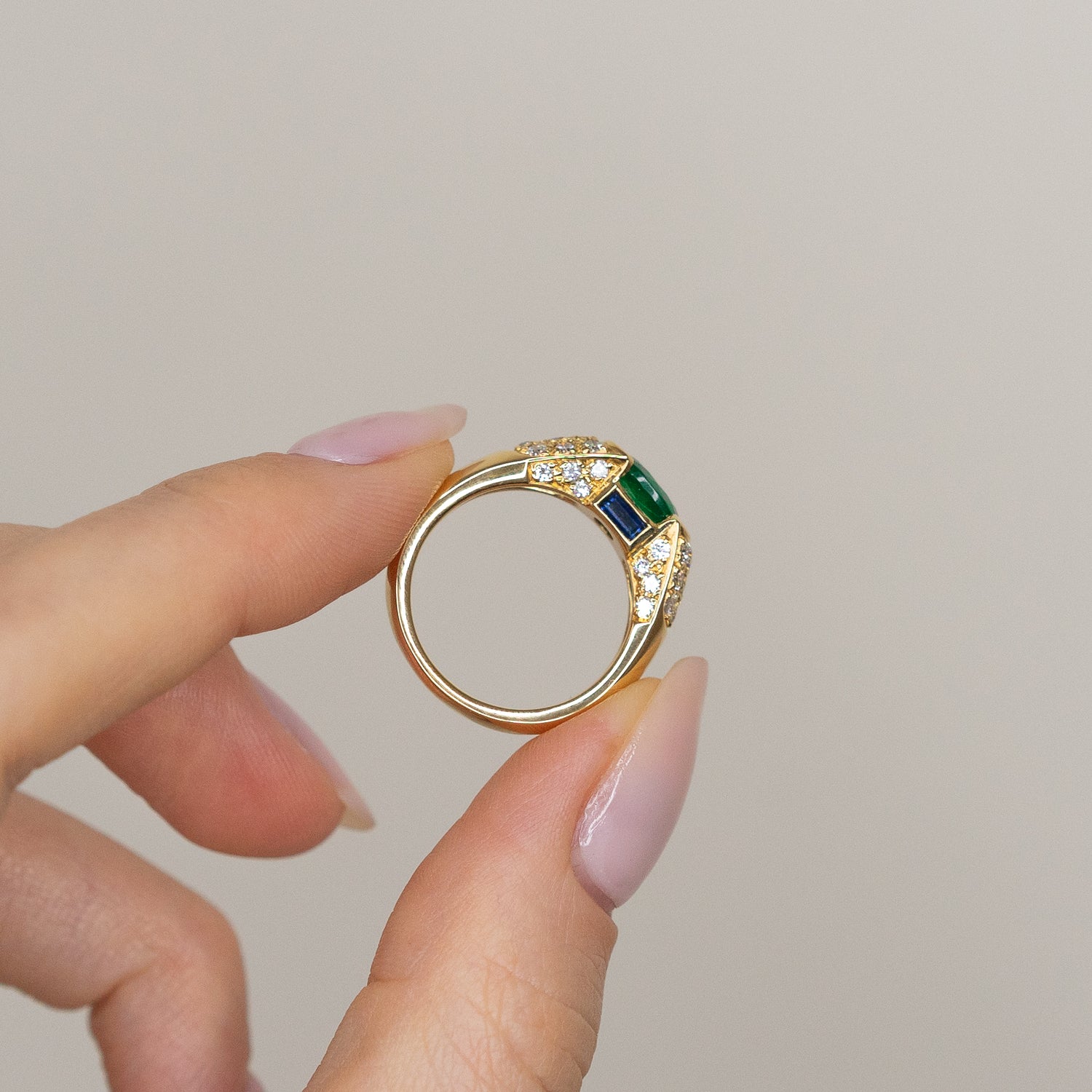 Gold ring with Emerald, Sapphire and Diamonds
