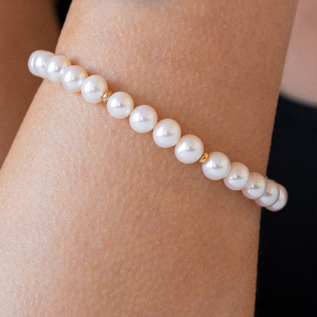 White Pearl Bracelet with Yellow Gold