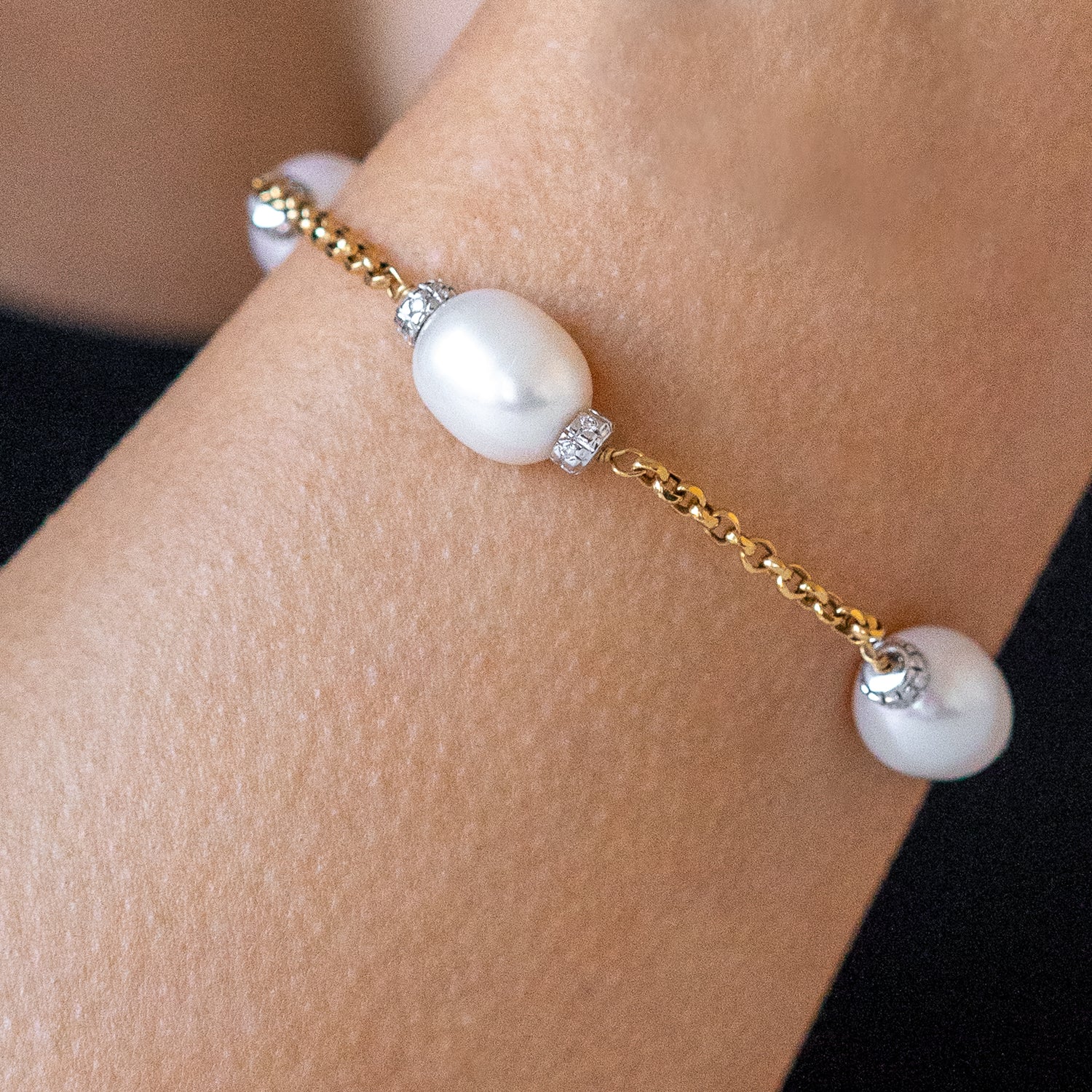 Akoya Pearl Bracelet in Yellow gold