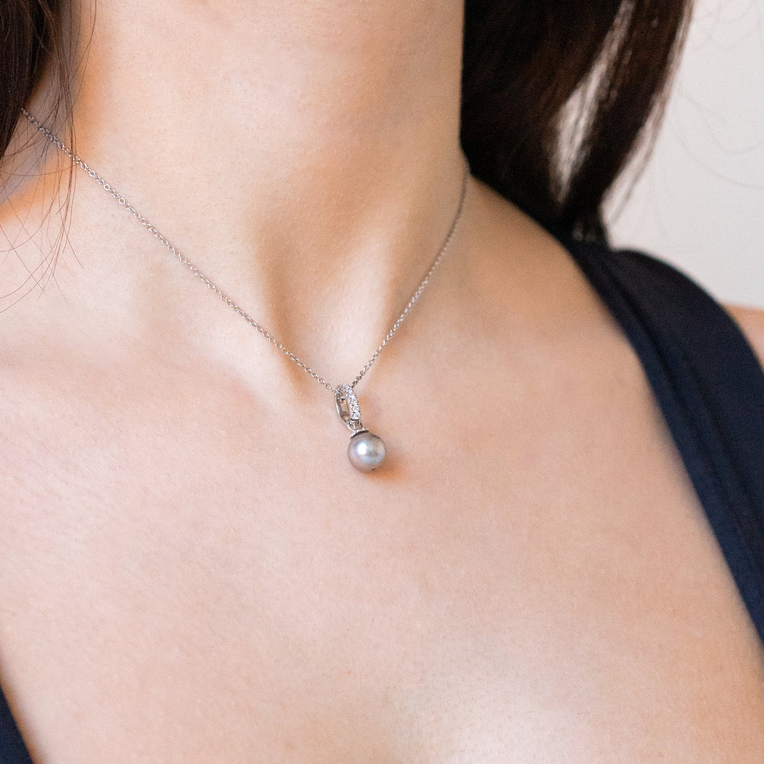 Tahitian Grey Pearl Pendant with Diamonds